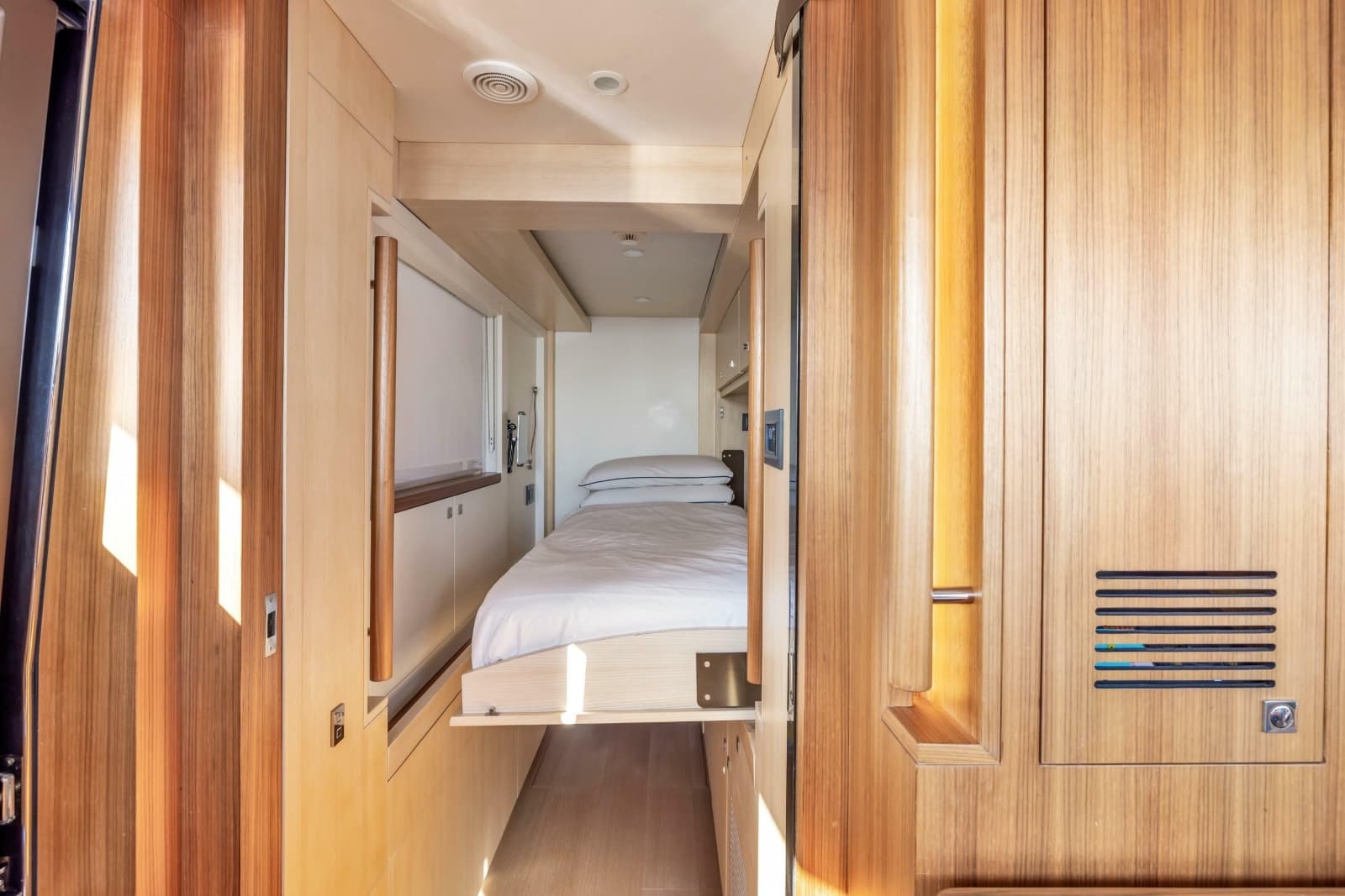 2019 Cerri Cantieri Navali Custom 31 Hybrid - Photo 48