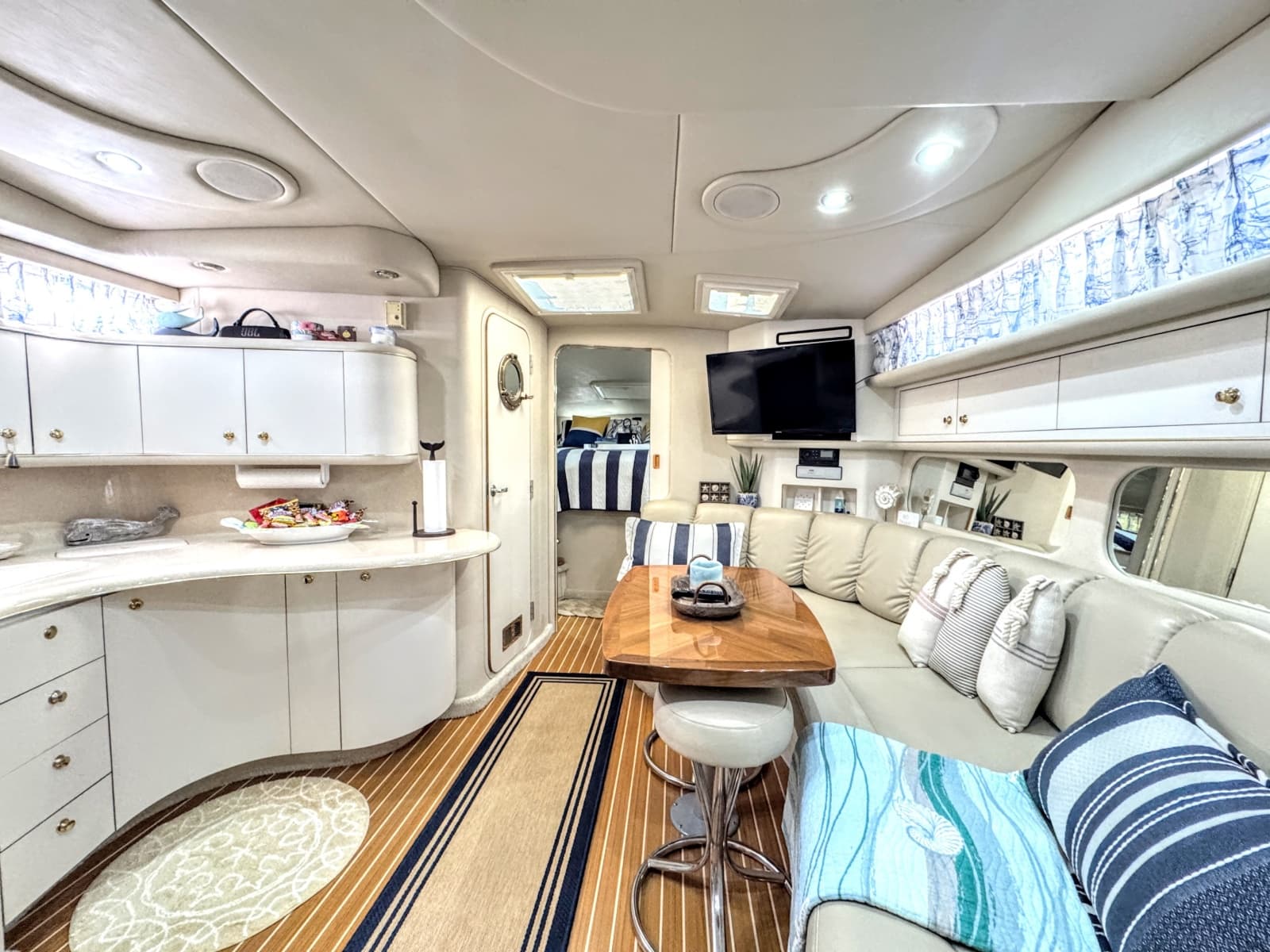1999 Sea Ray 370 Sundancer - Photo 3