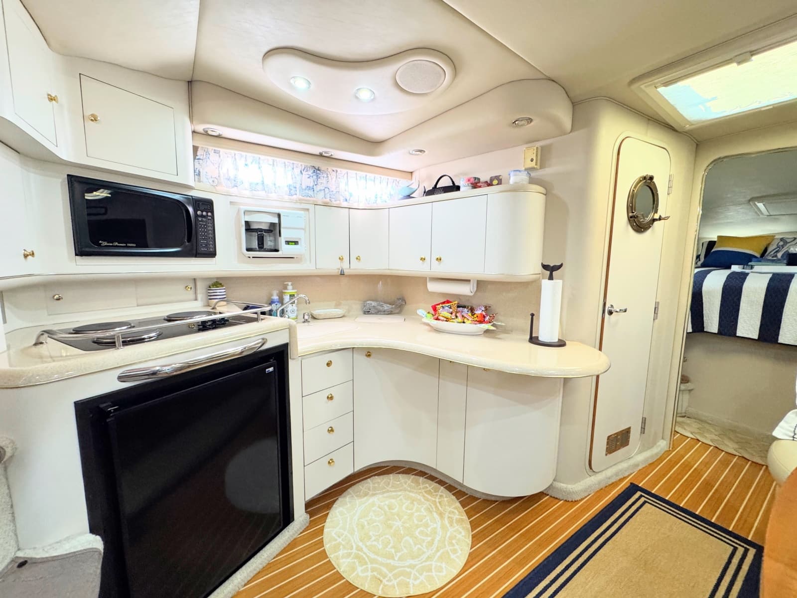 1999 Sea Ray 370 Sundancer - Photo 20