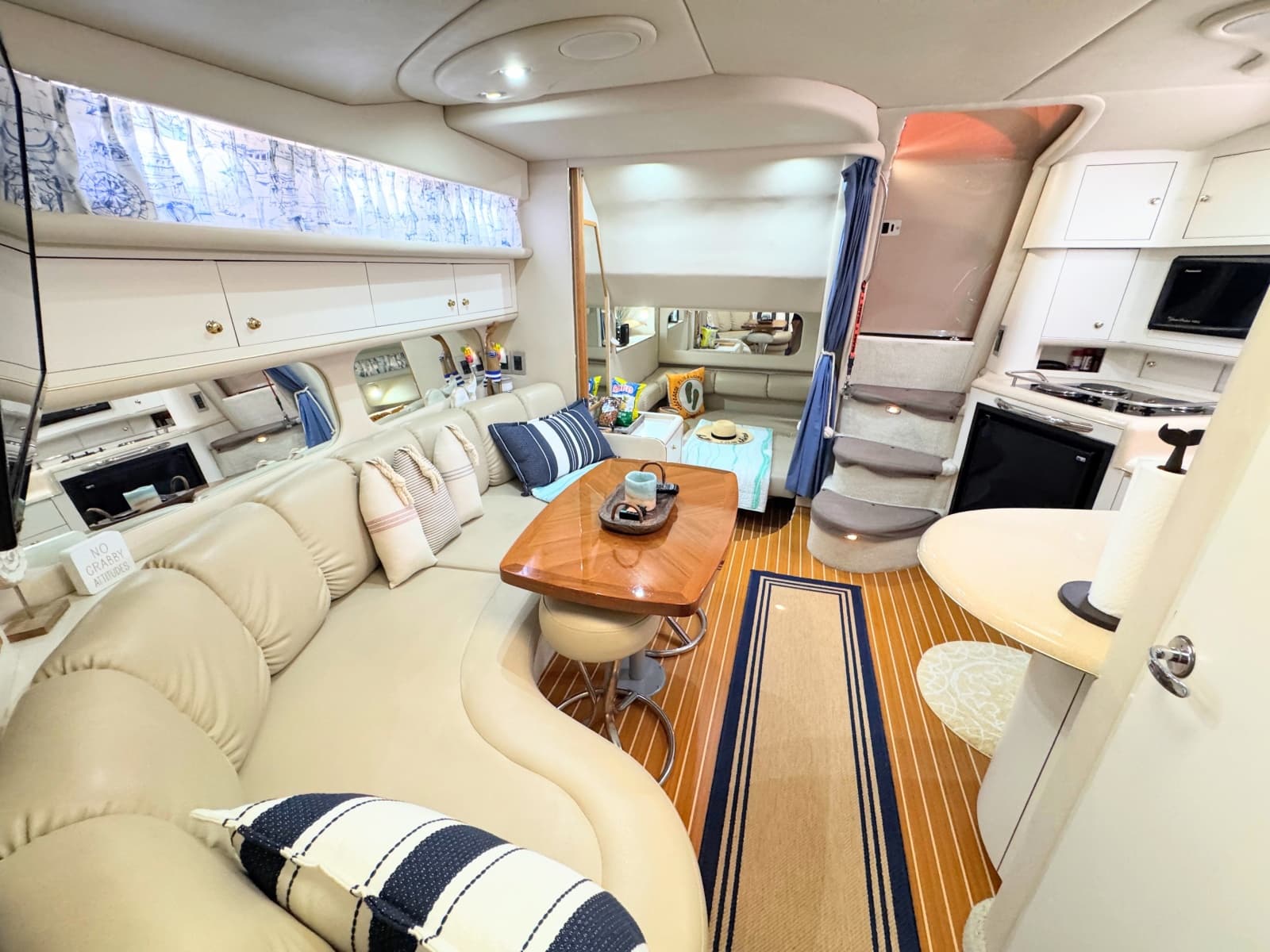 1999 Sea Ray 370 Sundancer - Photo 2