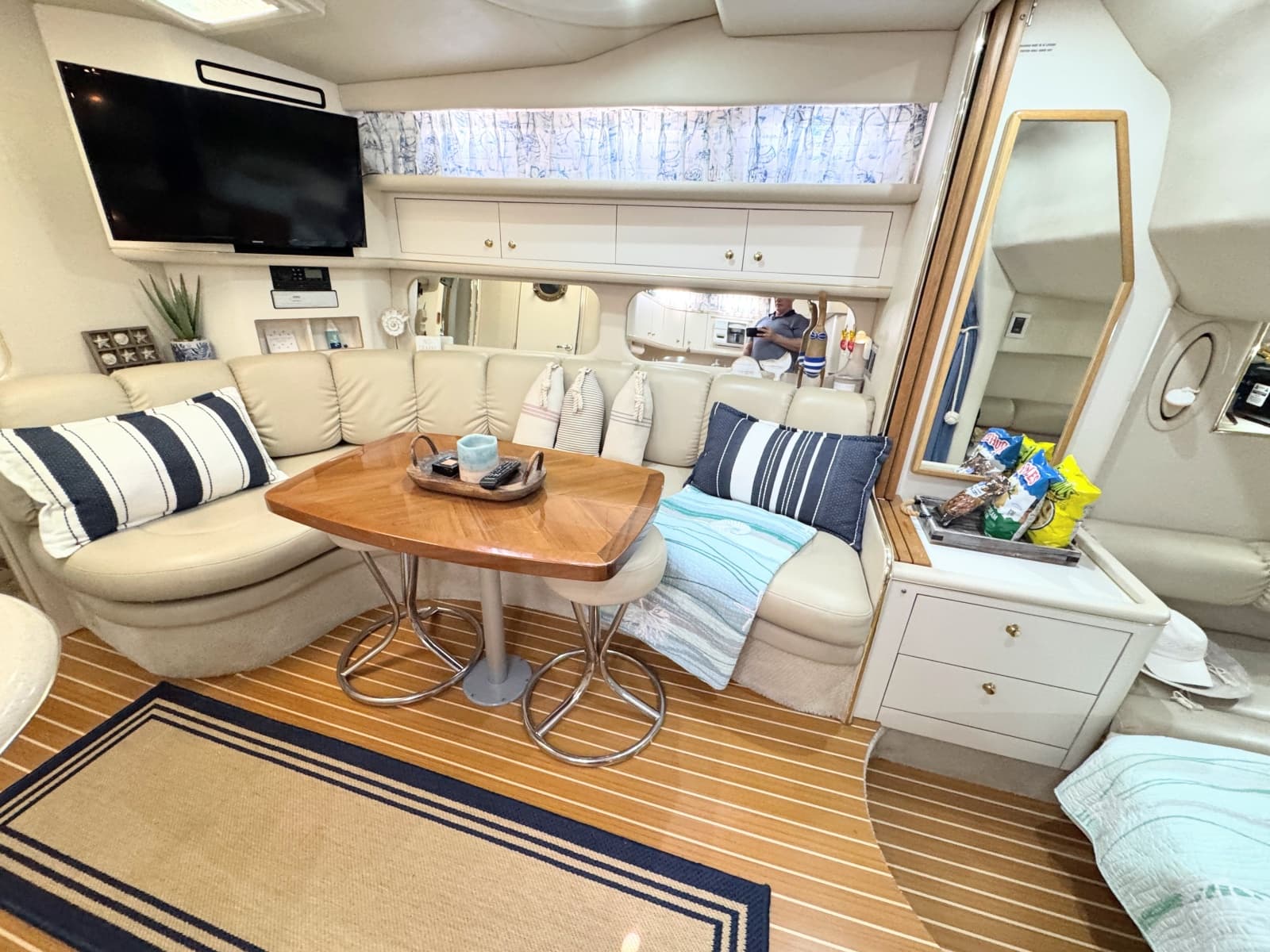 1999 Sea Ray 370 Sundancer - Photo 23