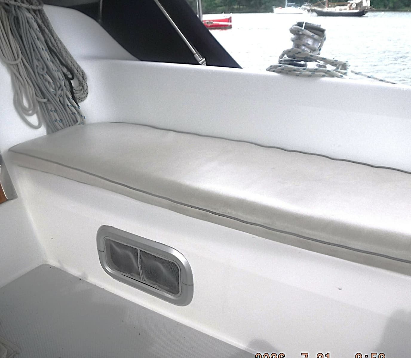 1998 Catalina 320 - Photo 29