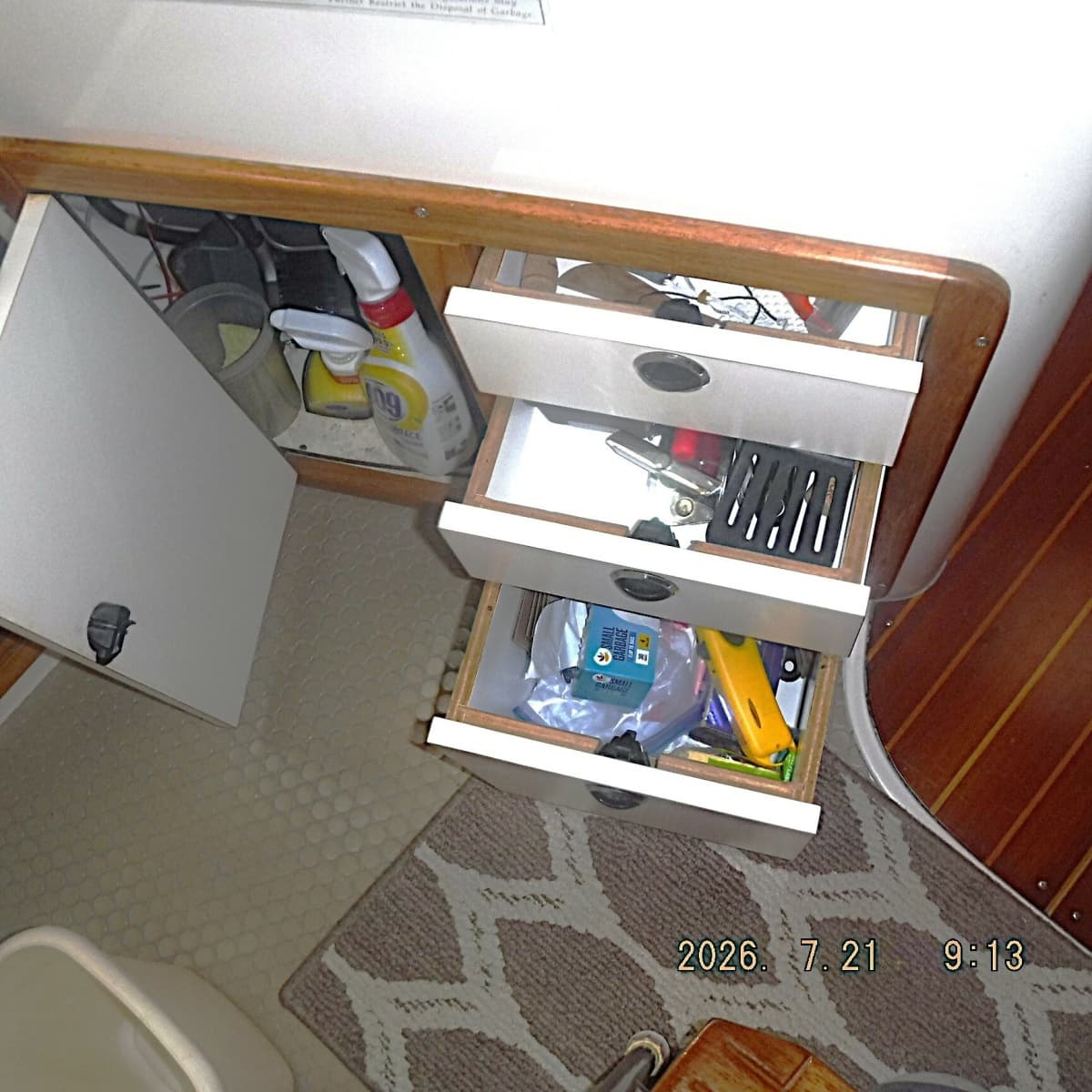 1998 Catalina 320 - Photo 41