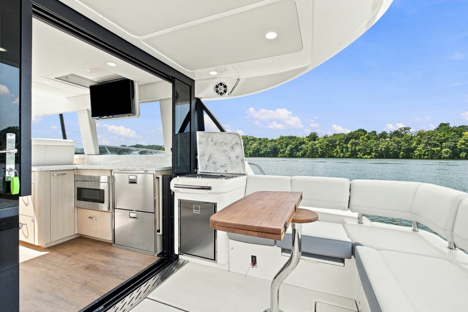 2025 Regal 42 Grande Coup - Photo 13
