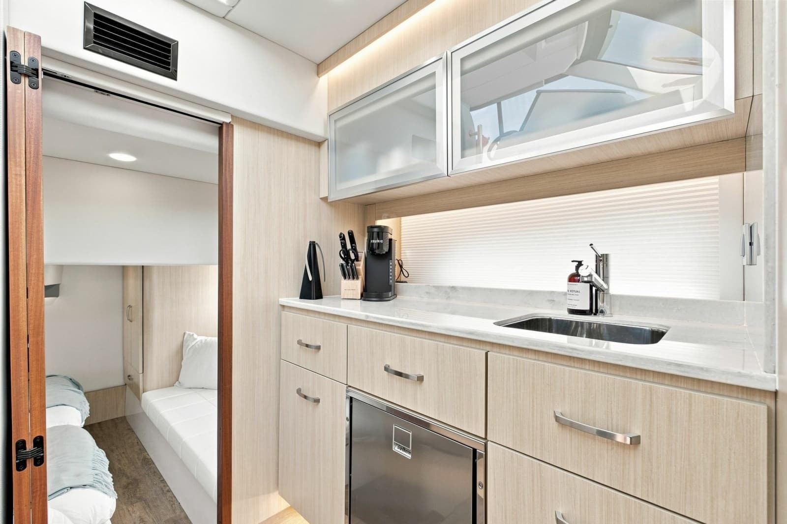2025 Regal 42 Grande Coup - Photo 37