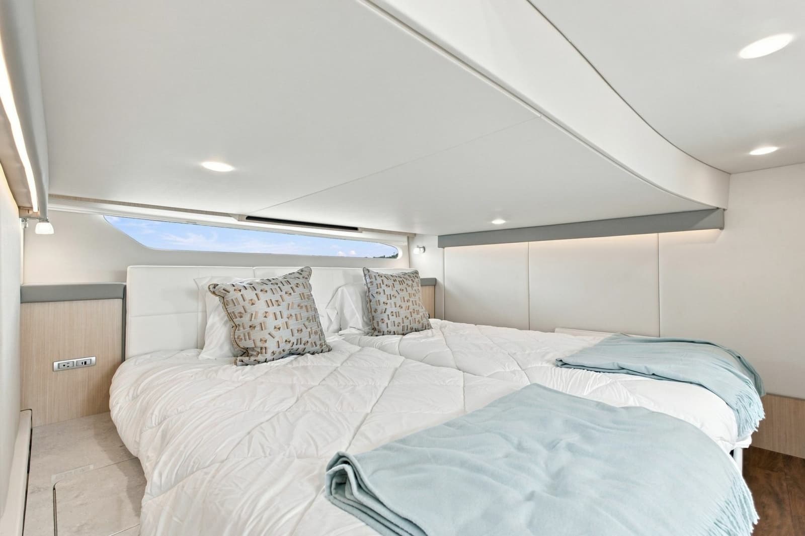 2025 Regal 42 Grande Coup - Photo 58