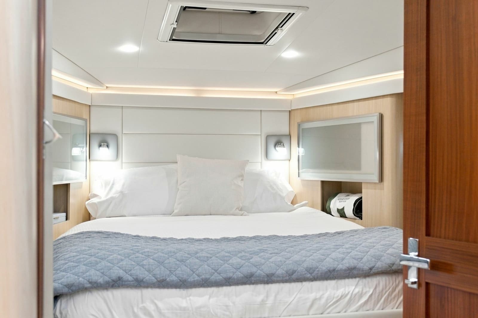 2025 Regal 42 Grande Coup - Photo 43