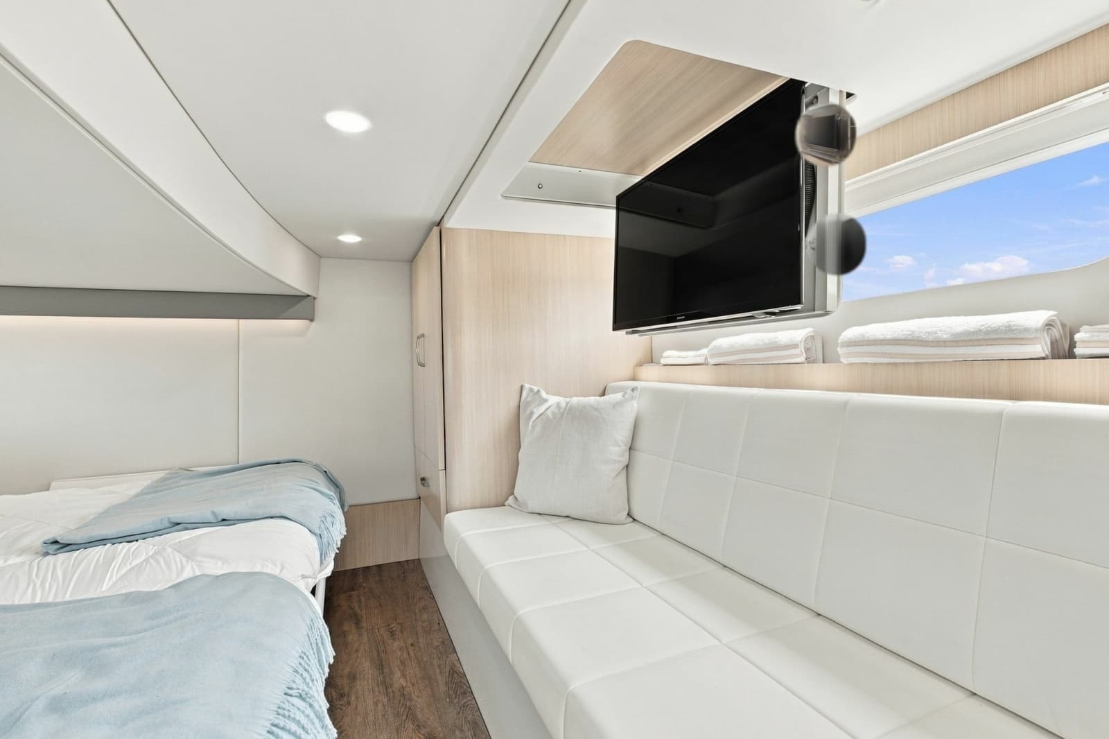 2025 Regal 42 Grande Coup - Photo 57