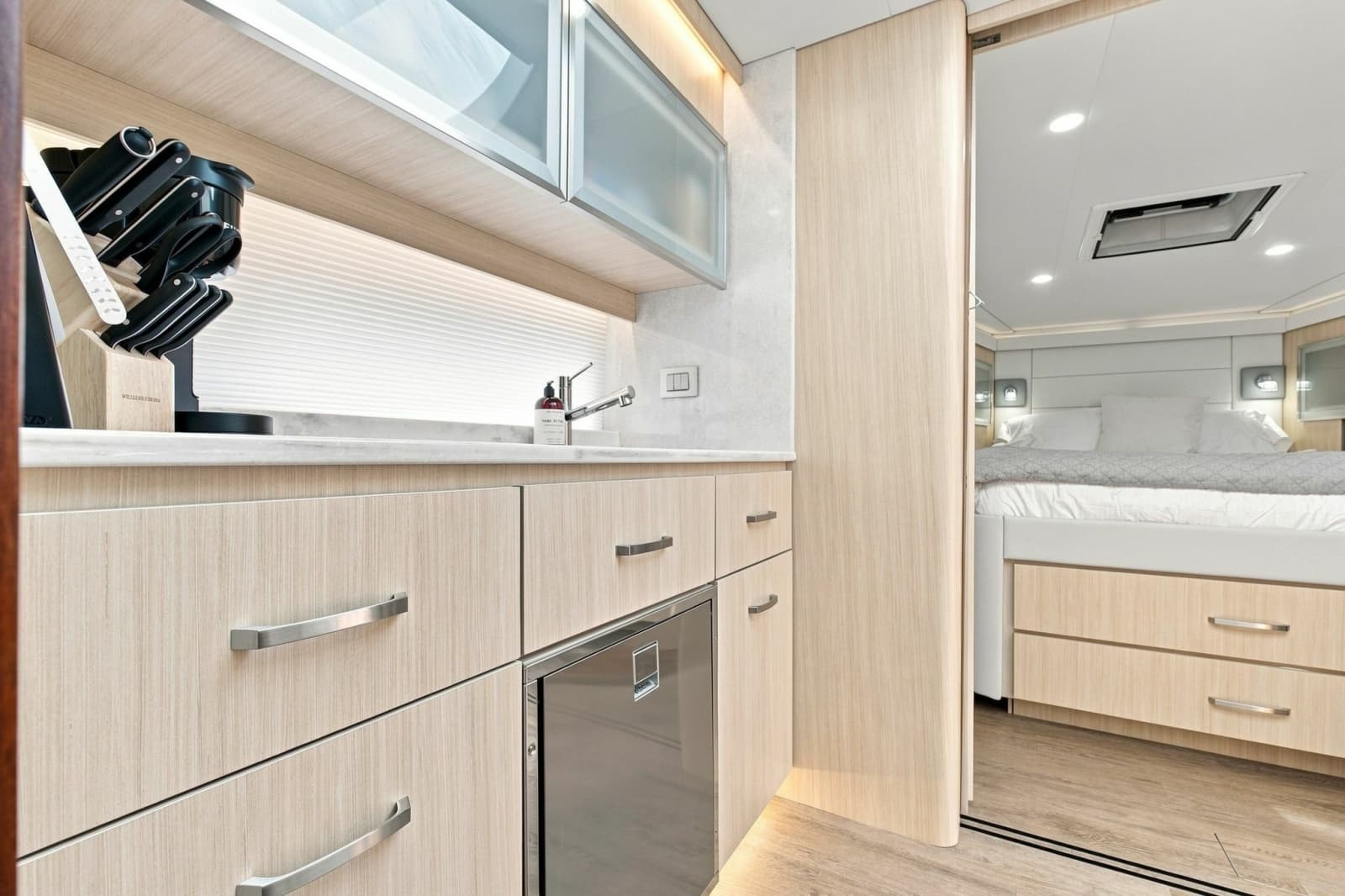 2025 Regal 42 Grande Coup - Photo 38