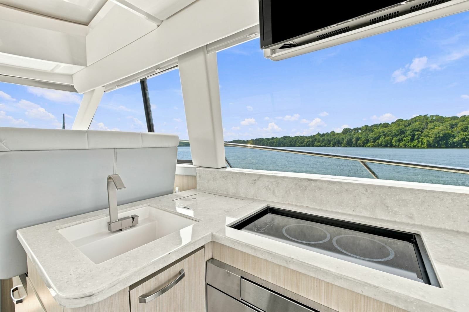 2025 Regal 42 Grande Coup - Photo 23