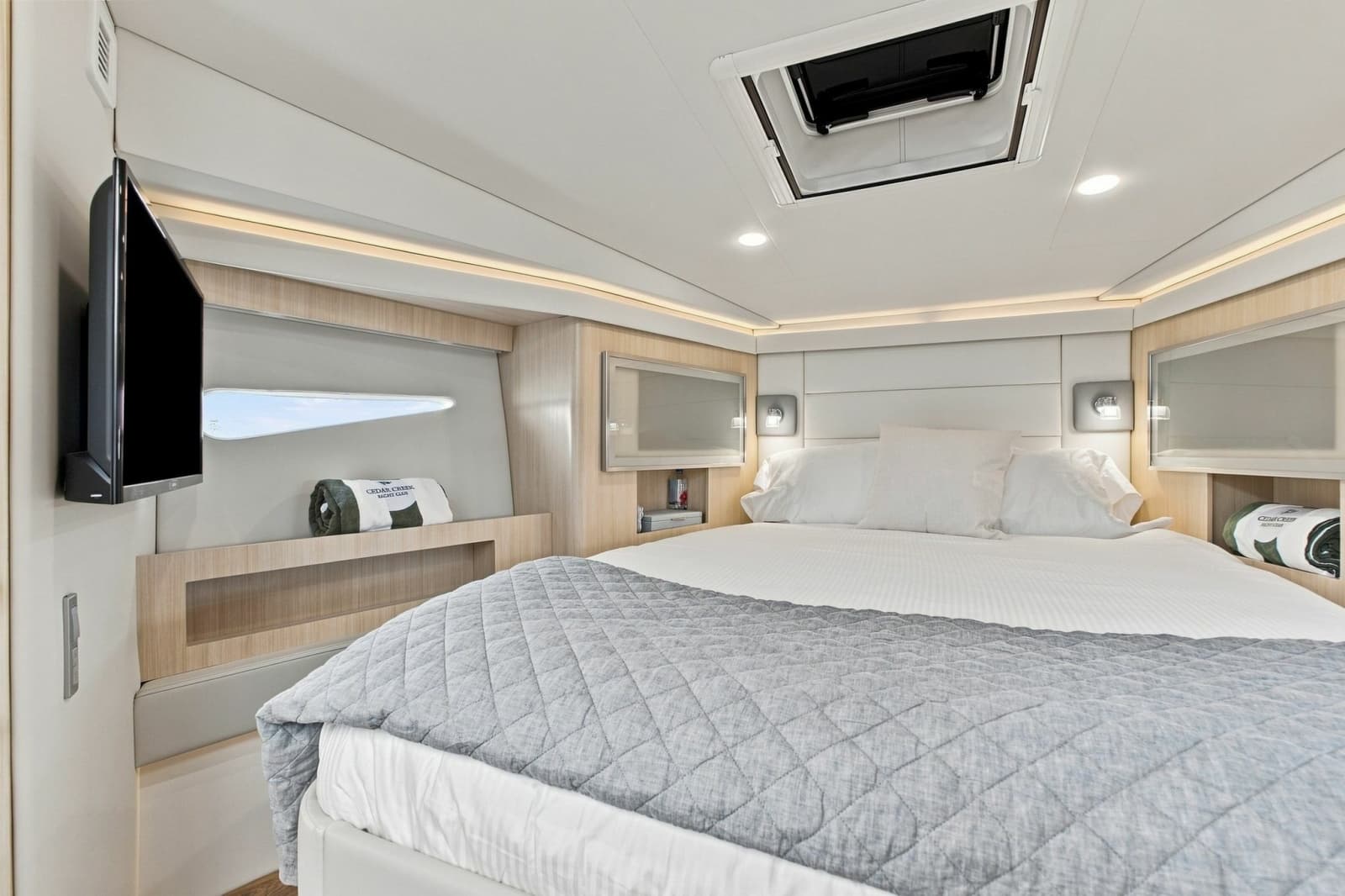 2025 Regal 42 Grande Coup - Photo 45