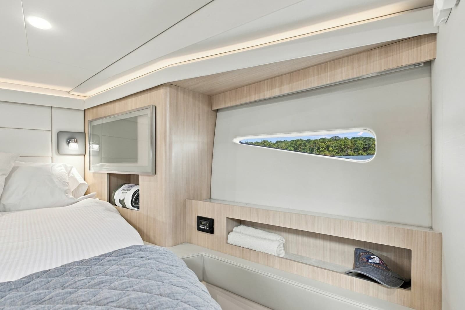 2025 Regal 42 Grande Coup - Photo 46