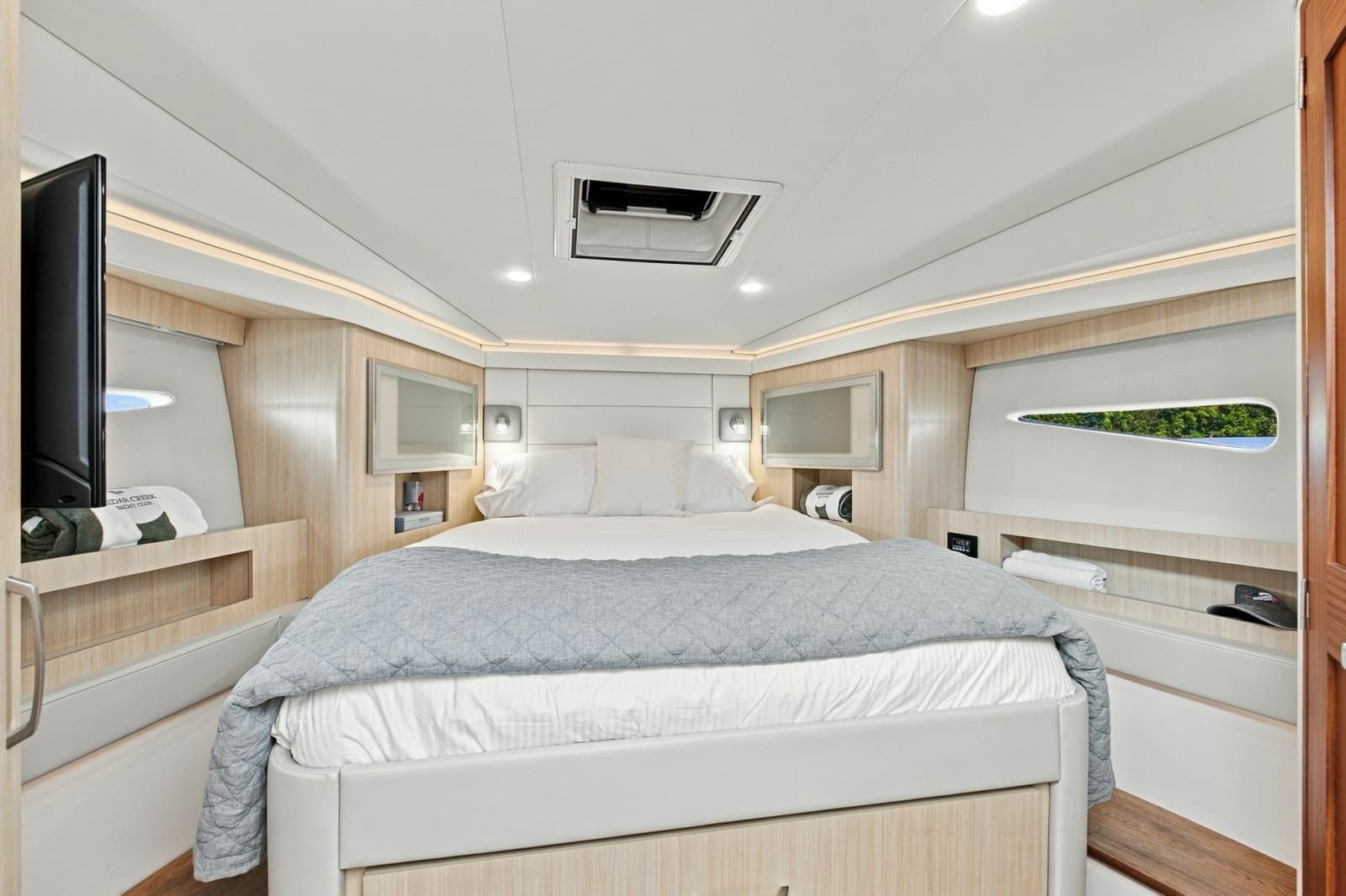 2025 Regal 42 Grande Coup - Photo 44