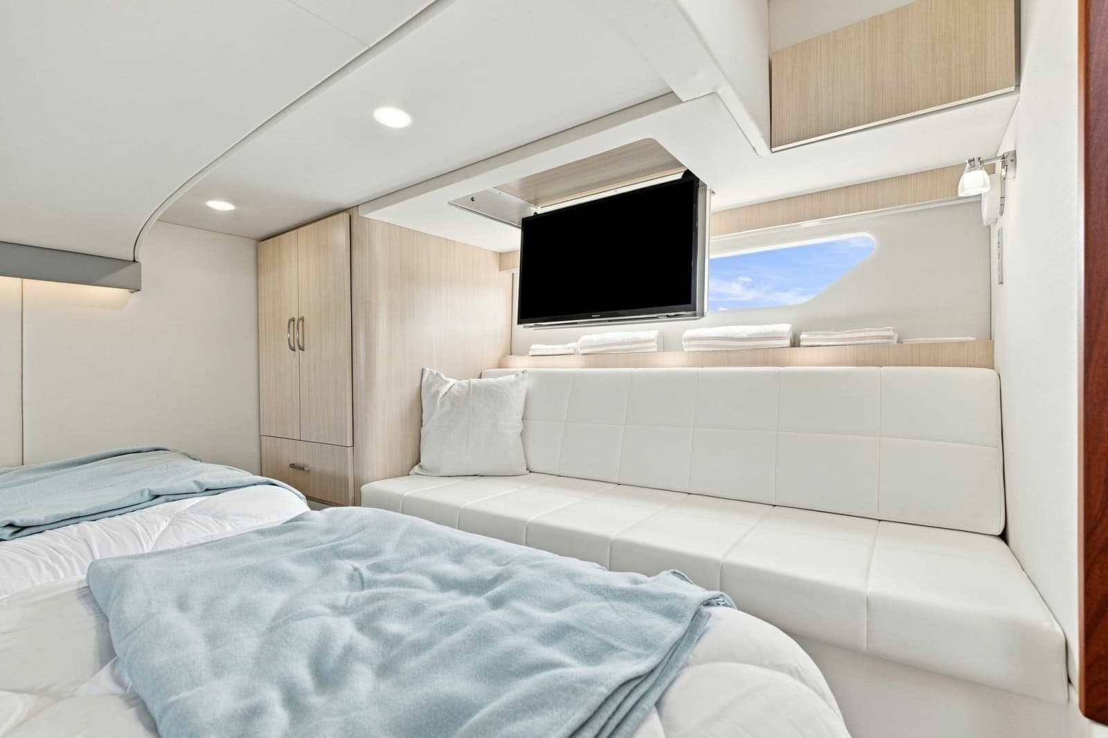 2025 Regal 42 Grande Coup - Photo 56