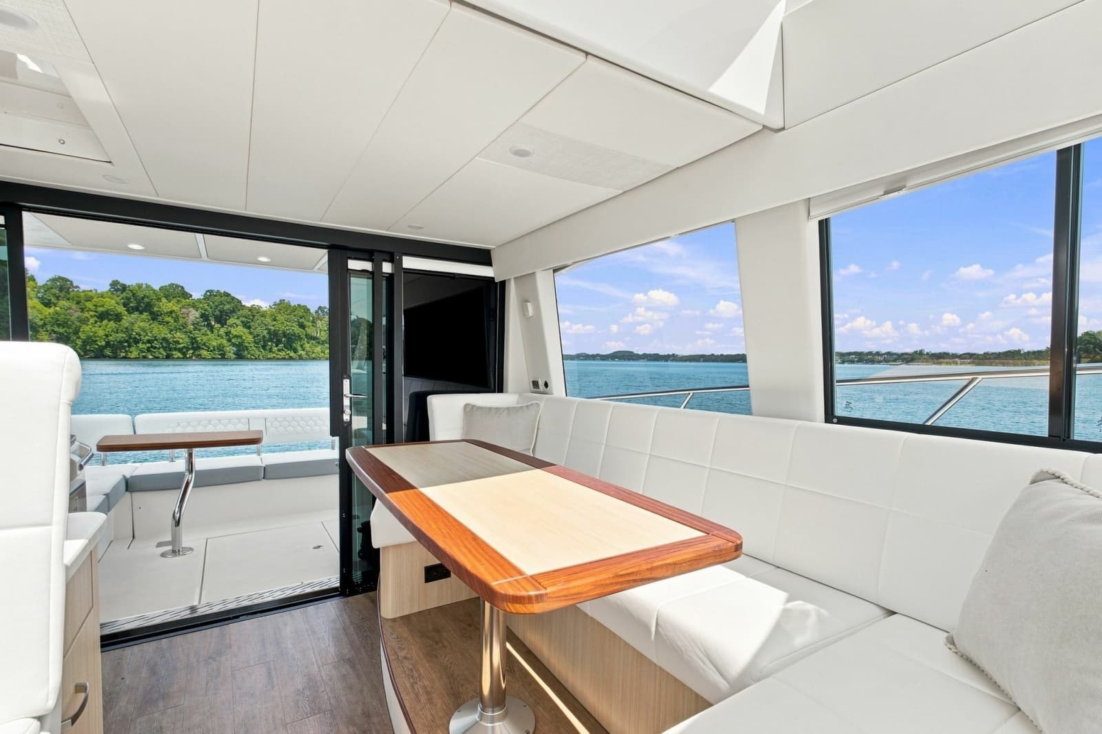 2025 Regal 42 Grande Coup - Photo 19