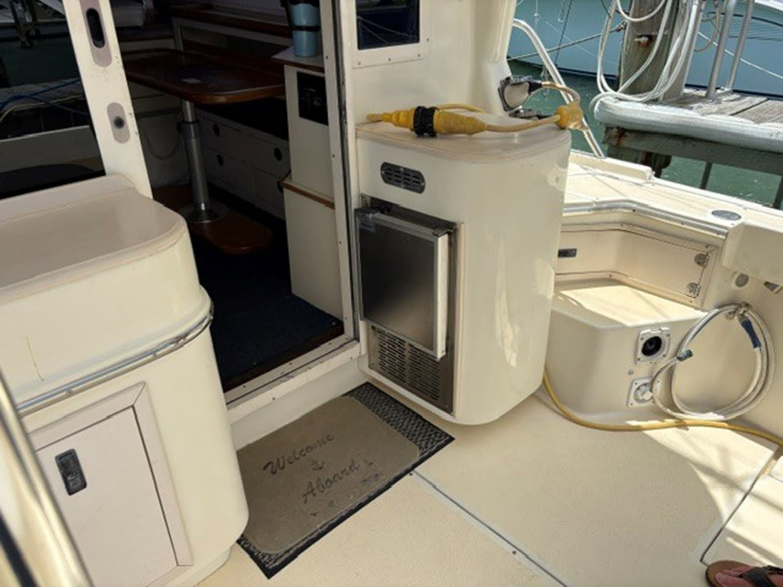 2001 Albin 35 Tournament Express - Photo 13