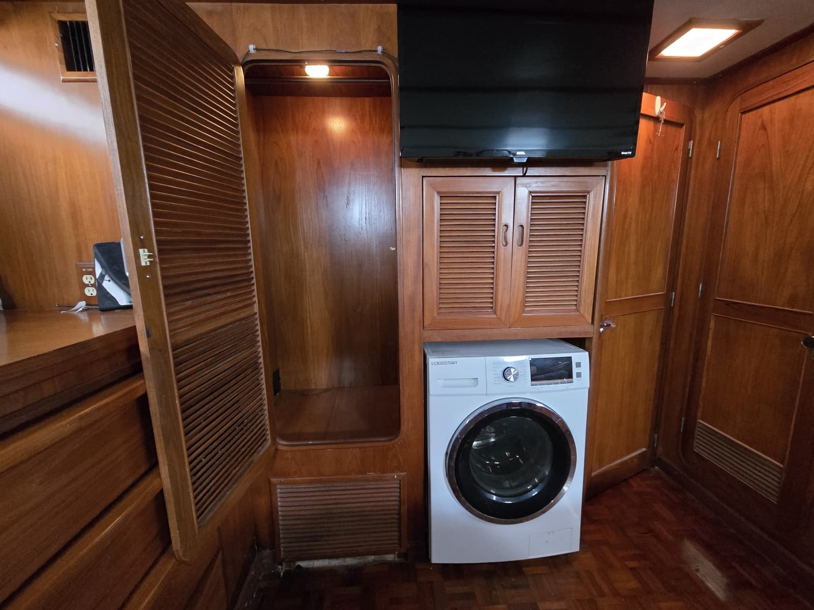 1988 Marine Trader Montechristo 56 - Photo 66