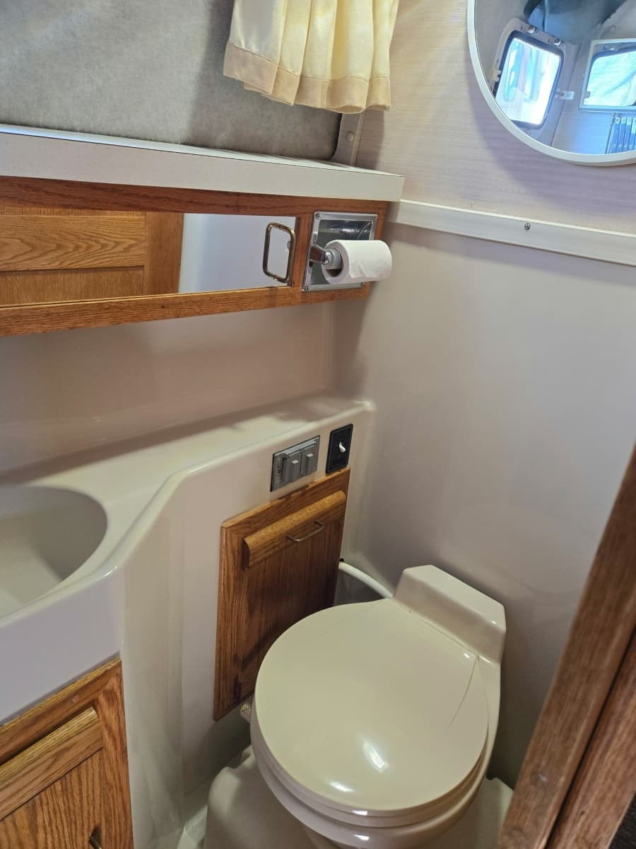 1988 Mainship Double Cabin - Photo 11