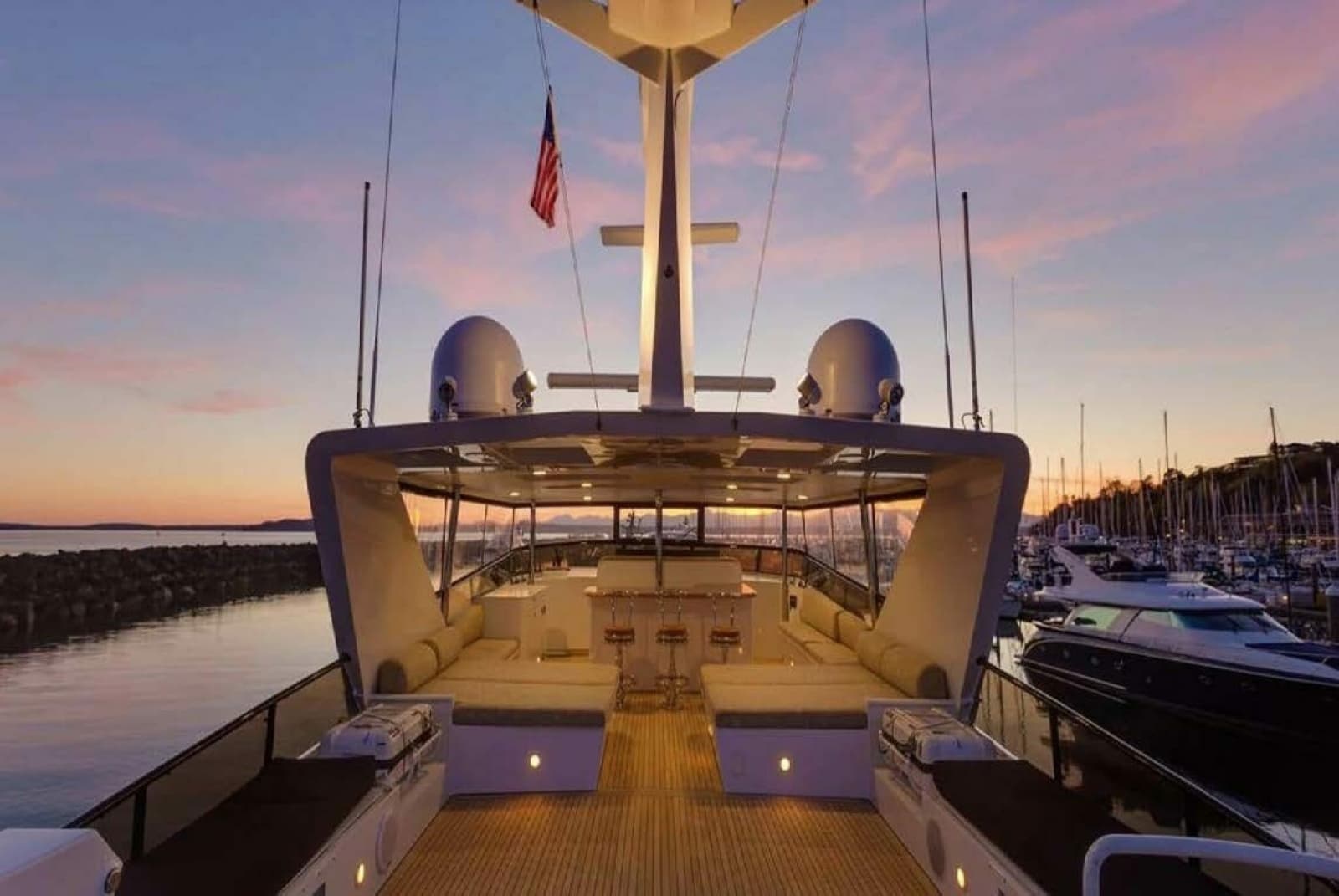 1998 Broward Pilothouse - Photo 17