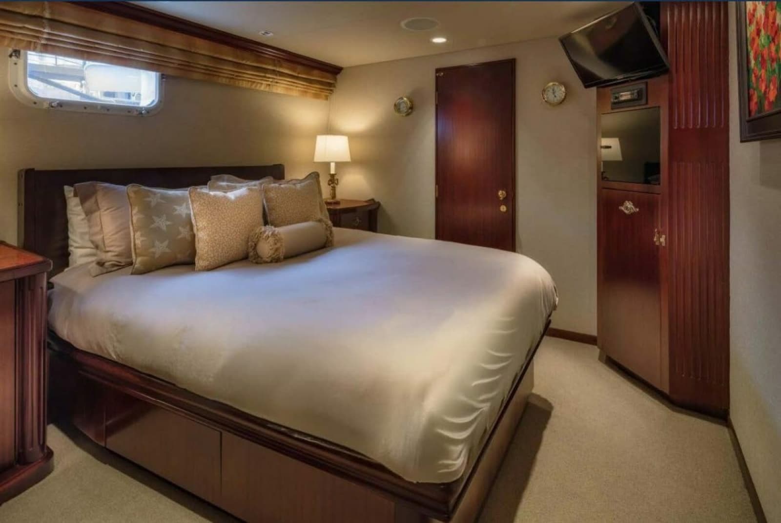 1998 Broward Pilothouse - Photo 12