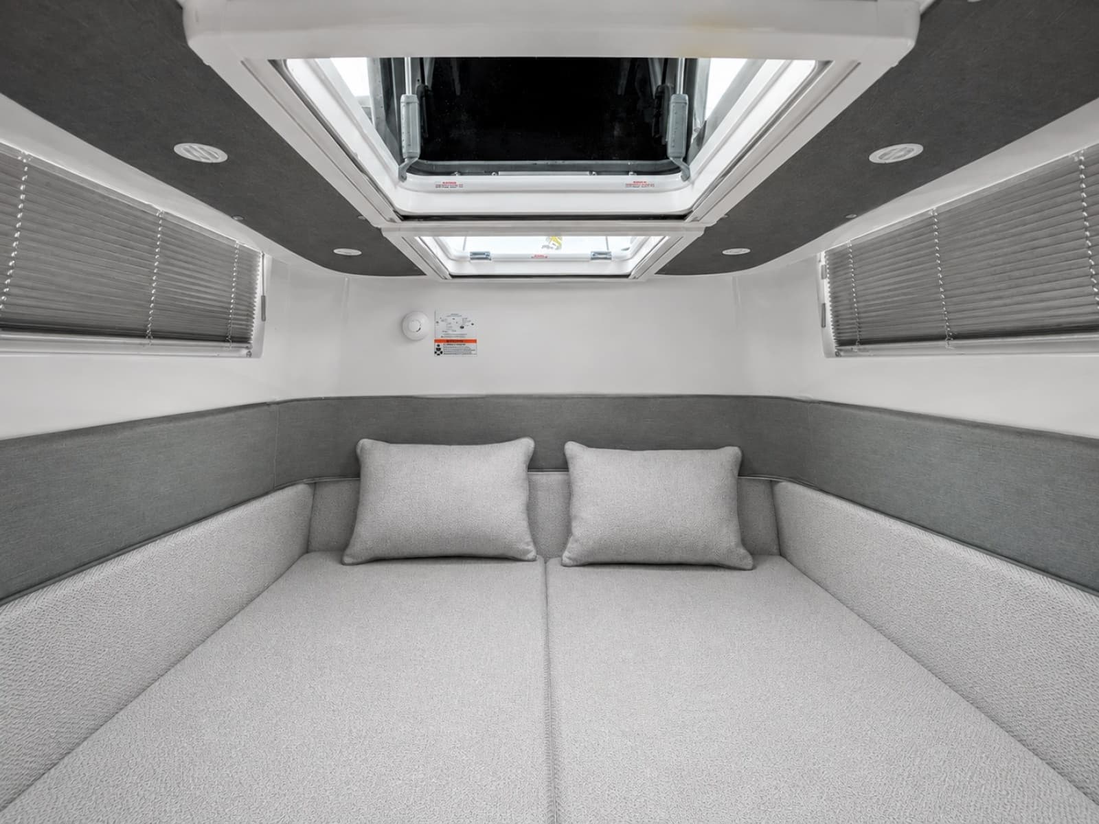 2022 Axopar Brabus 37 XC Cross Cabin - Photo 38