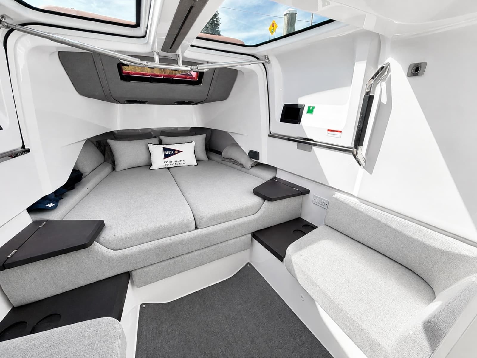 2022 Axopar Brabus 37 XC Cross Cabin - Photo 30