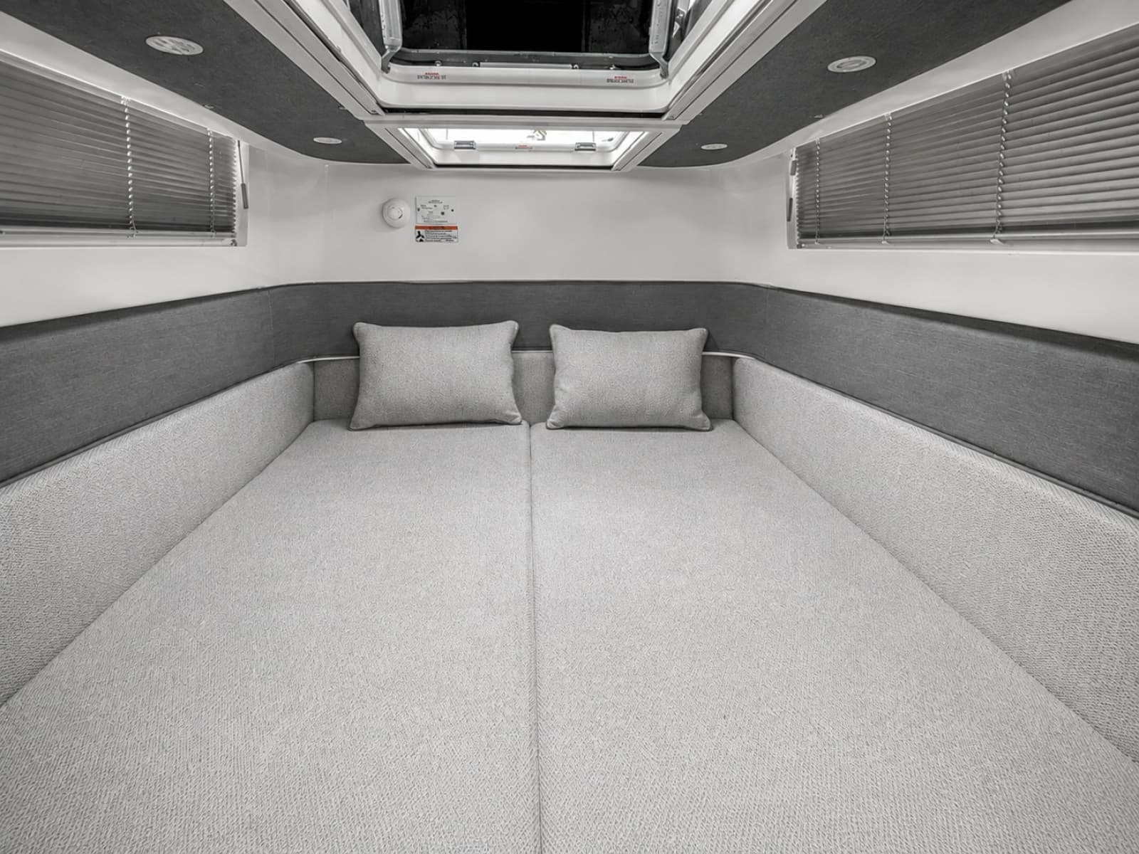 2022 Axopar Brabus 37 XC Cross Cabin - Photo 37