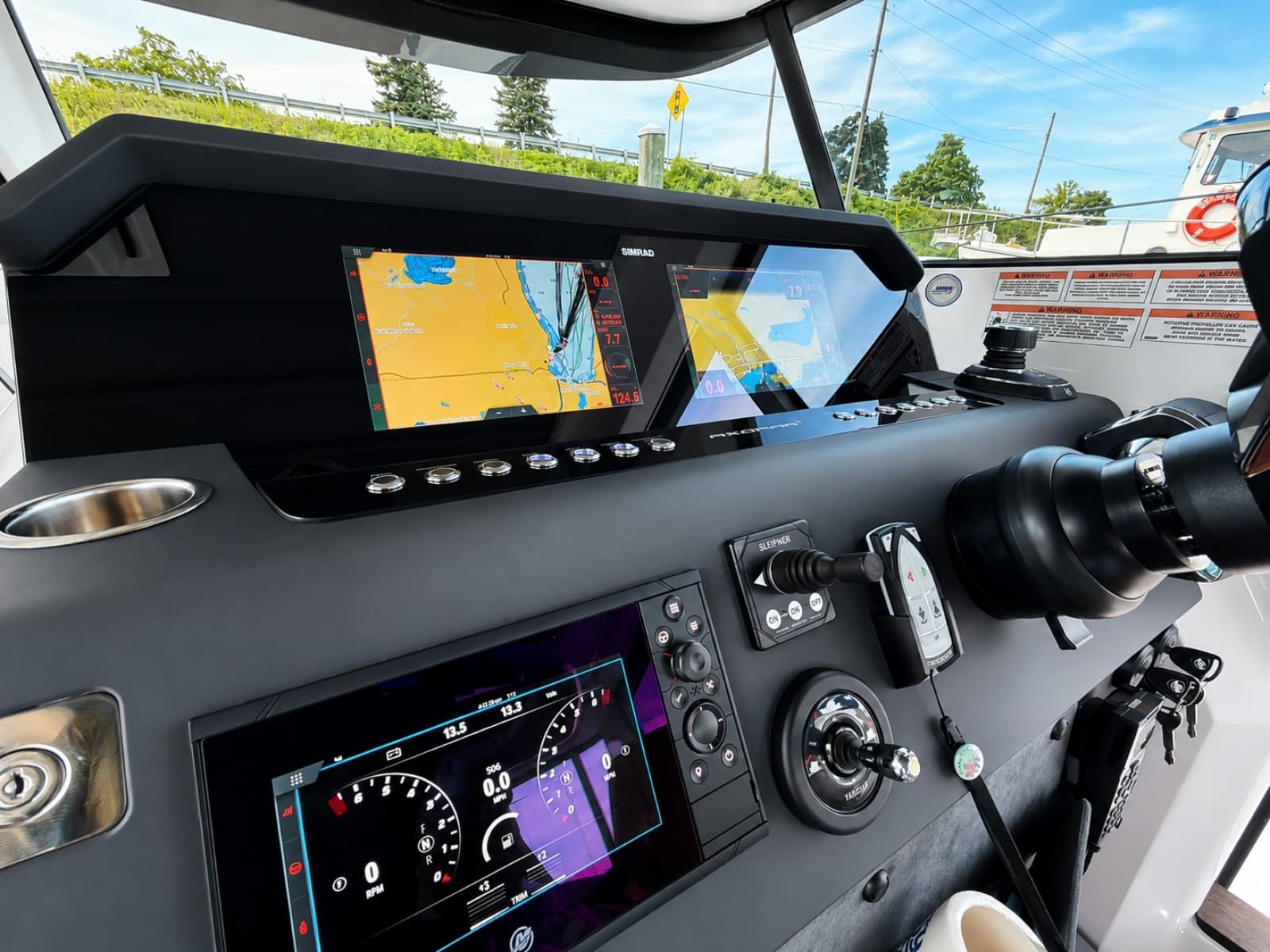 2022 Axopar Brabus 37 XC Cross Cabin - Photo 31