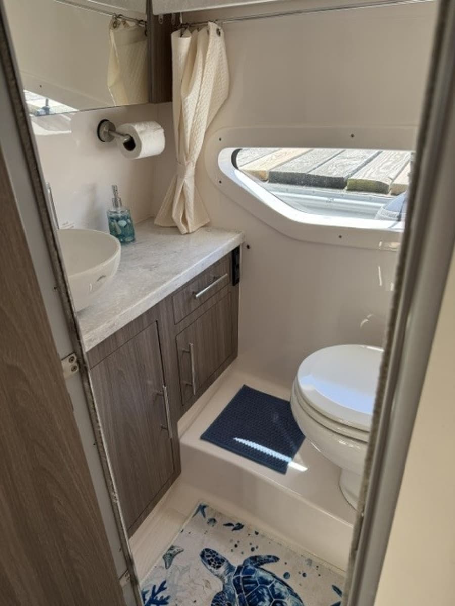2020 Regal 33 XO - Photo 19