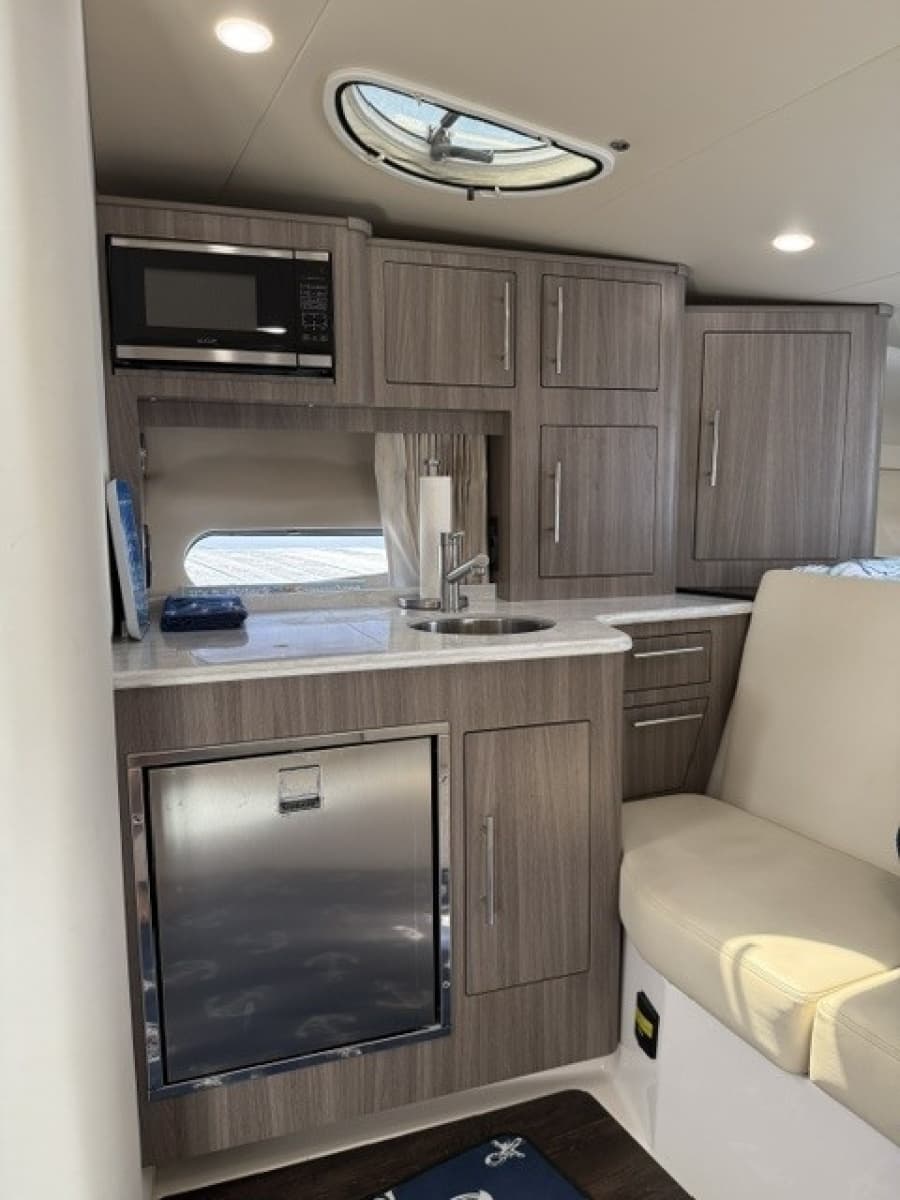 2020 Regal 33 XO - Photo 15