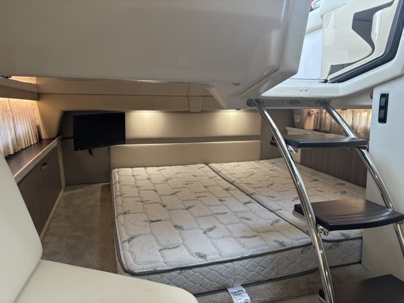 2020 Regal 33 XO - Photo 18