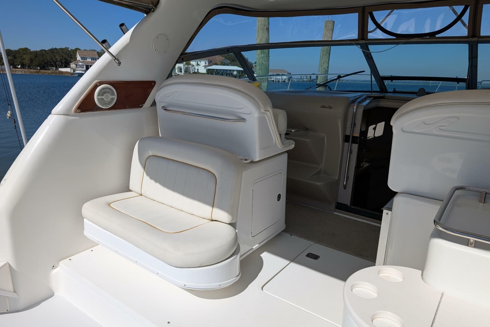 1999 Sea Ray 370 Express Cruiser - Photo 23