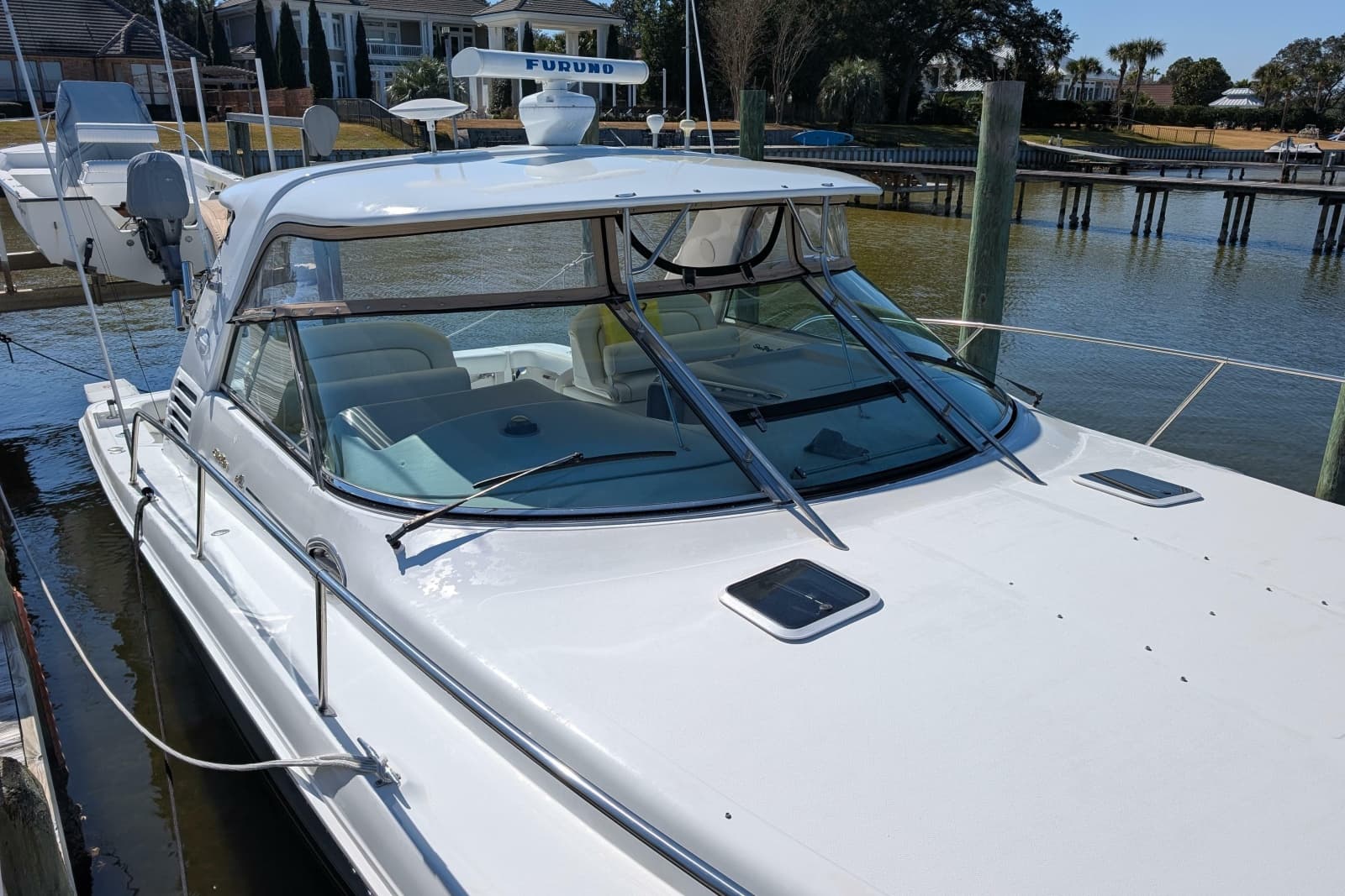 1999 Sea Ray 370 Express Cruiser - Photo 9