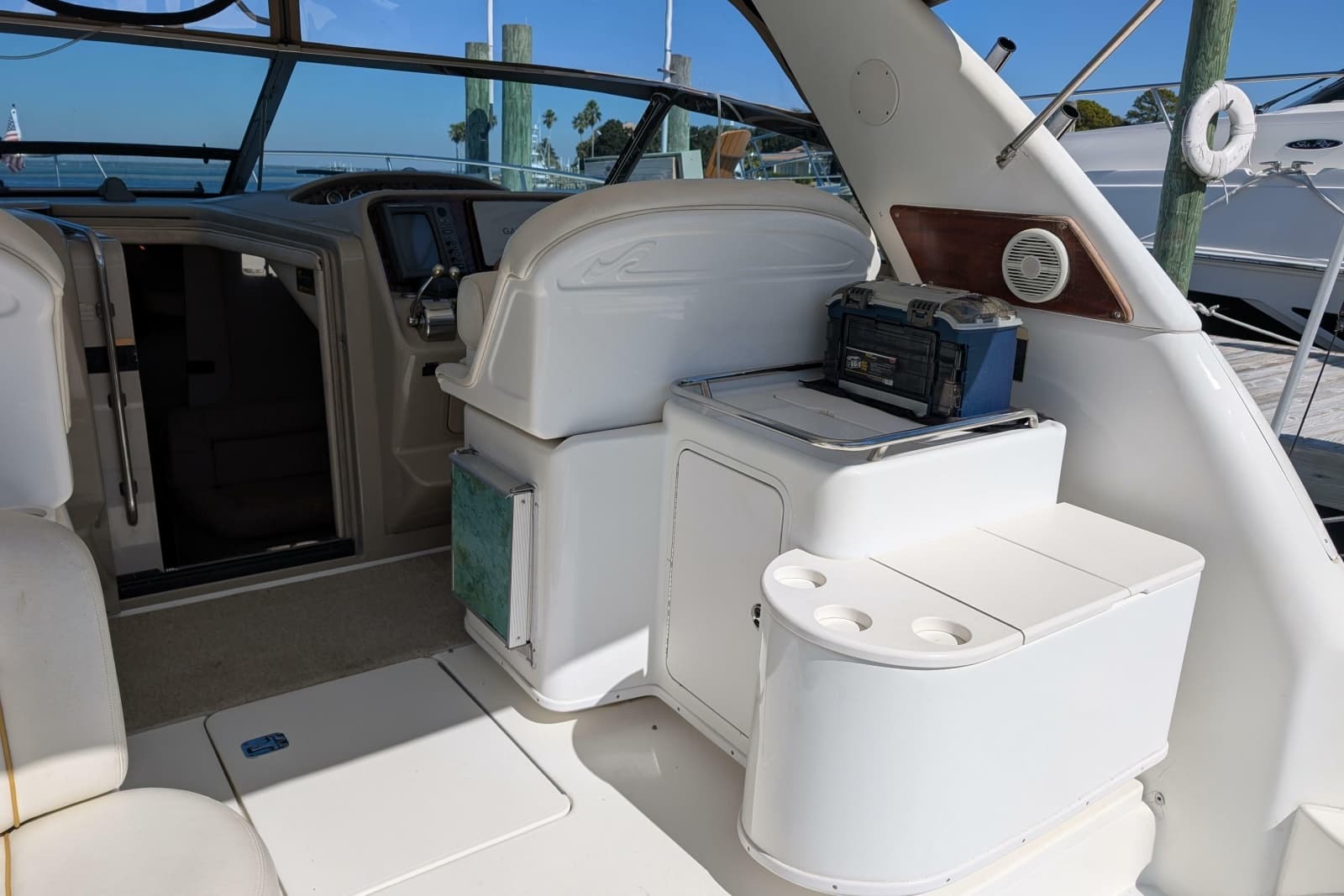 1999 Sea Ray 370 Express Cruiser - Photo 21