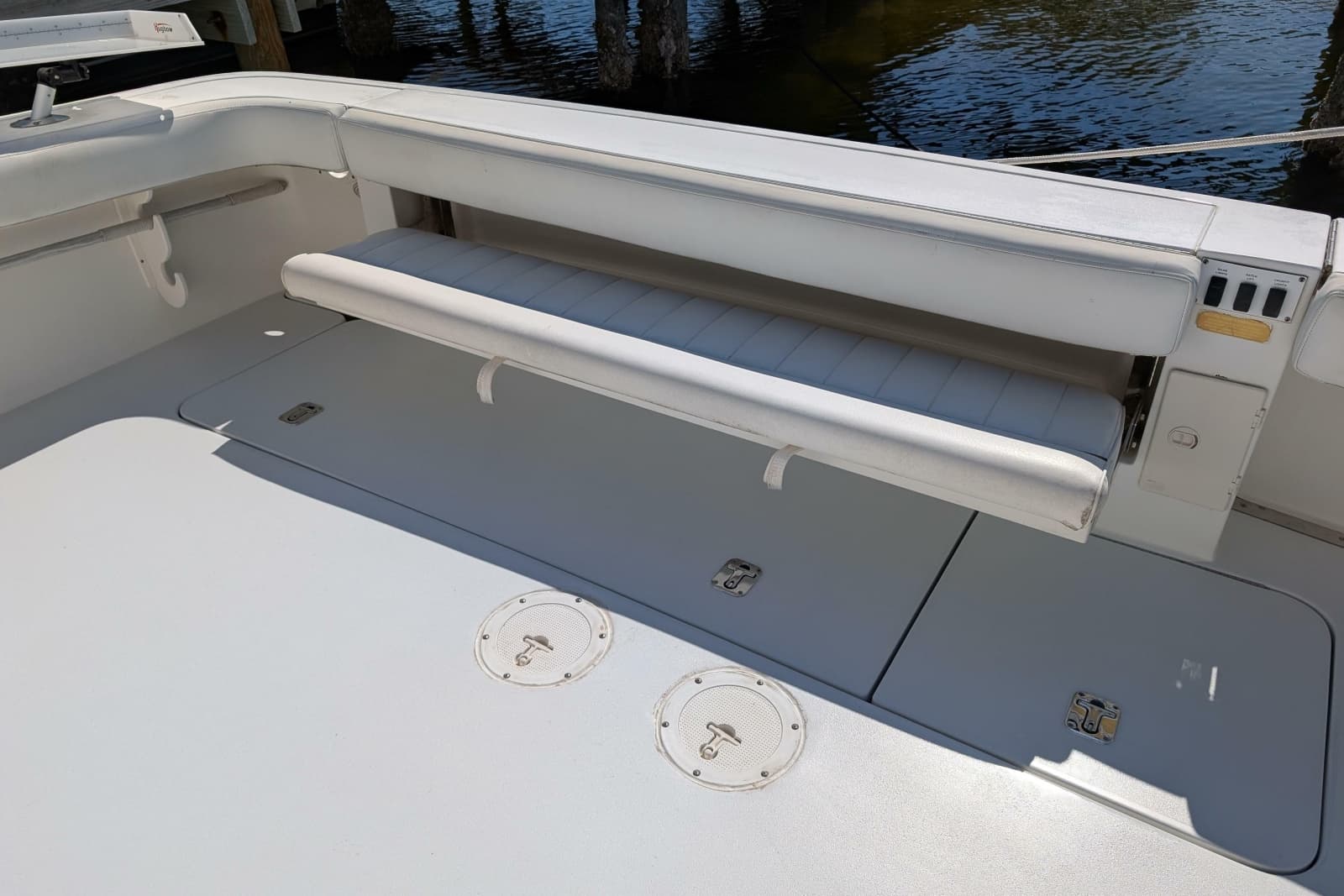 1999 Sea Ray 370 Express Cruiser - Photo 13