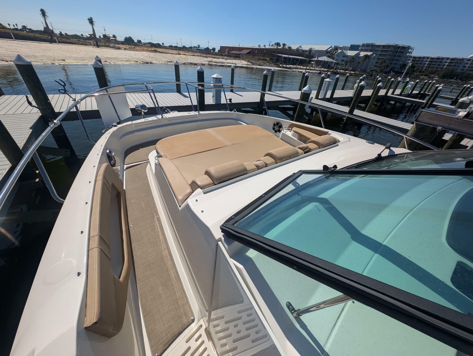 2019 Sea Ray Sundancer 320 - Photo 16