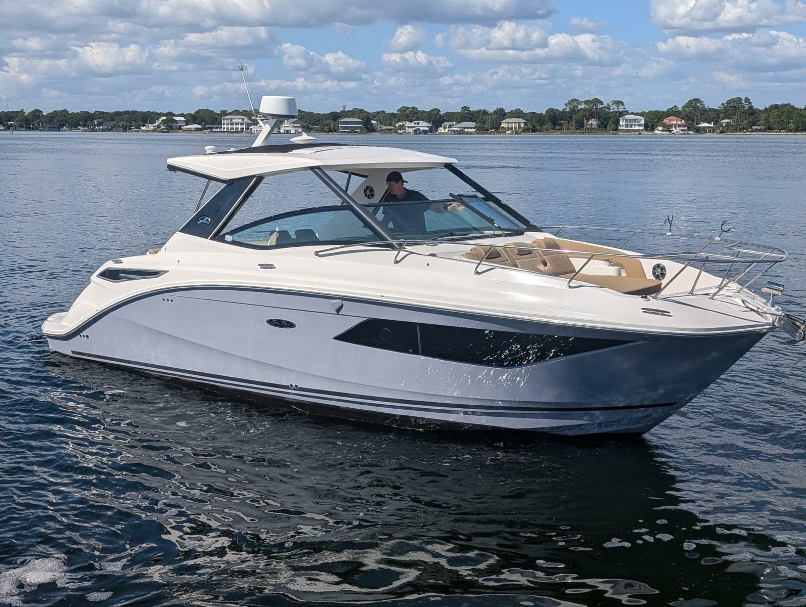 2019 Sea Ray Sundancer 320 - Photo 2