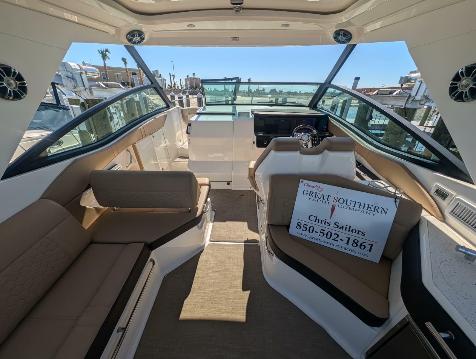 2019 Sea Ray Sundancer 320 - Photo 6