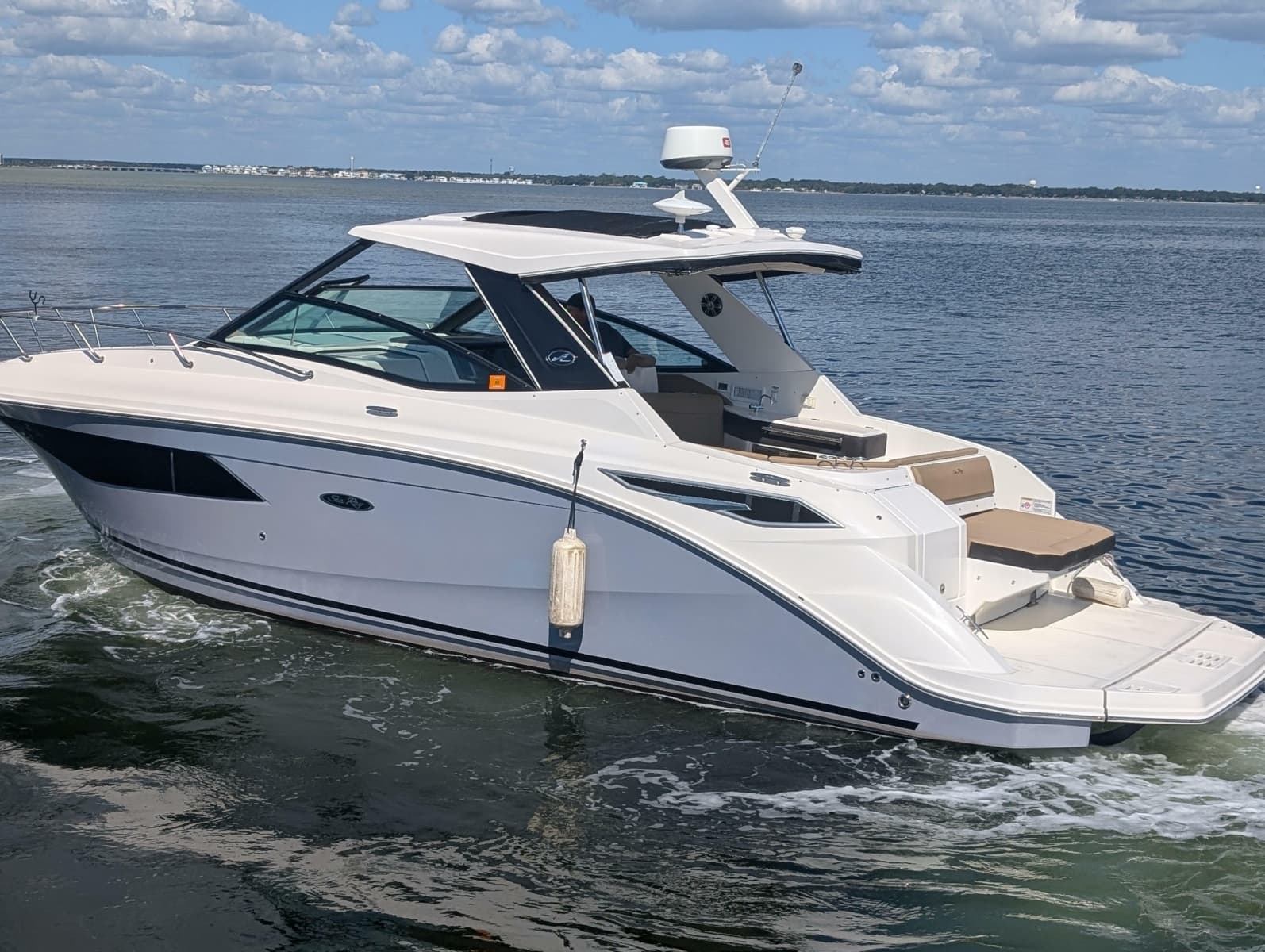 2019 Sea Ray Sundancer 320 - Photo 12