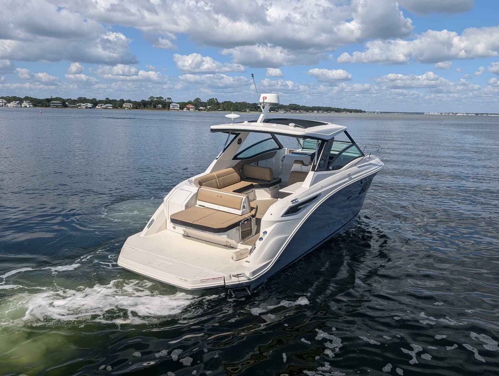 2019 Sea Ray Sundancer 320 - Photo 3