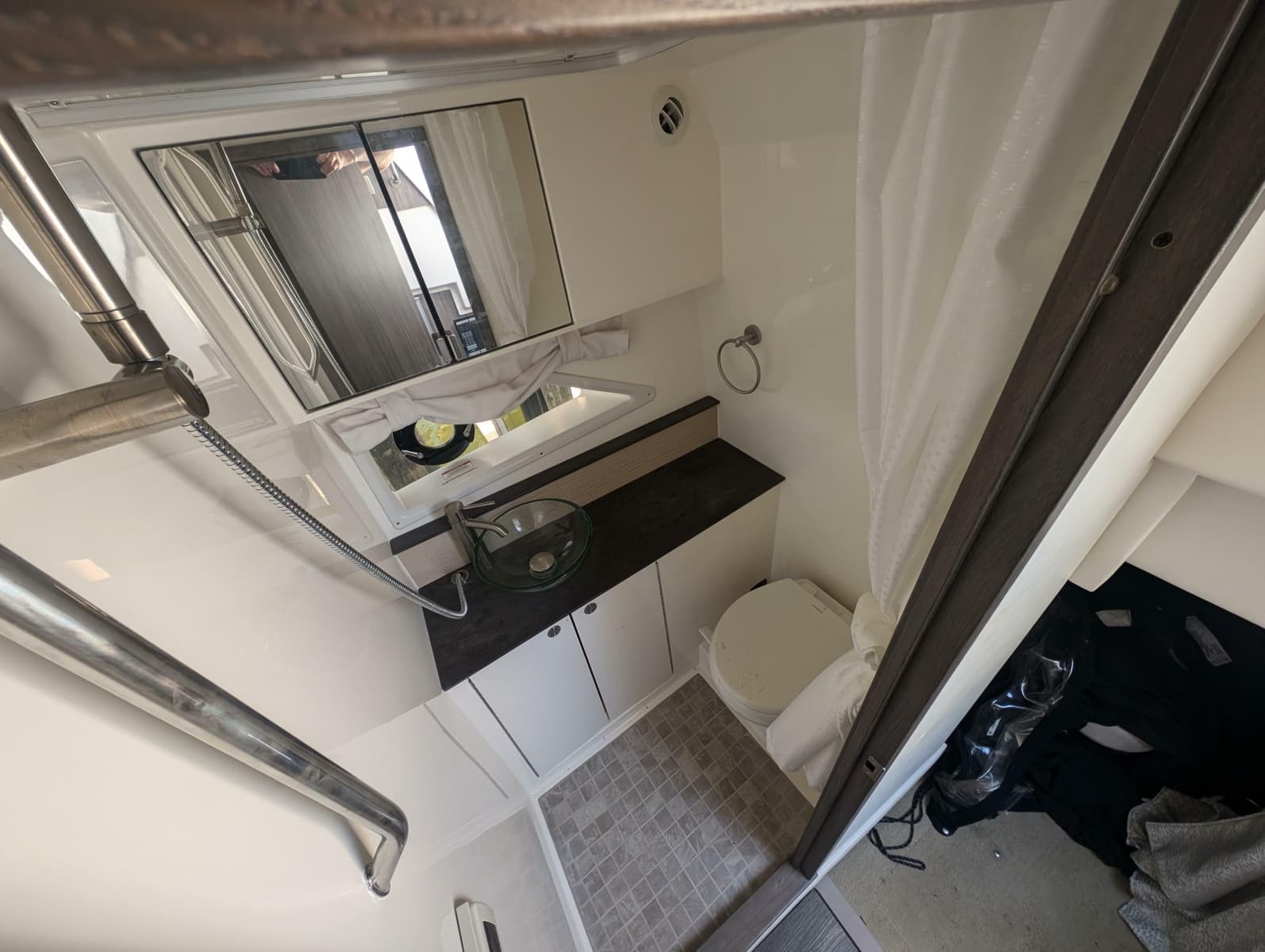 2019 Sea Ray Sundancer 320 - Photo 9