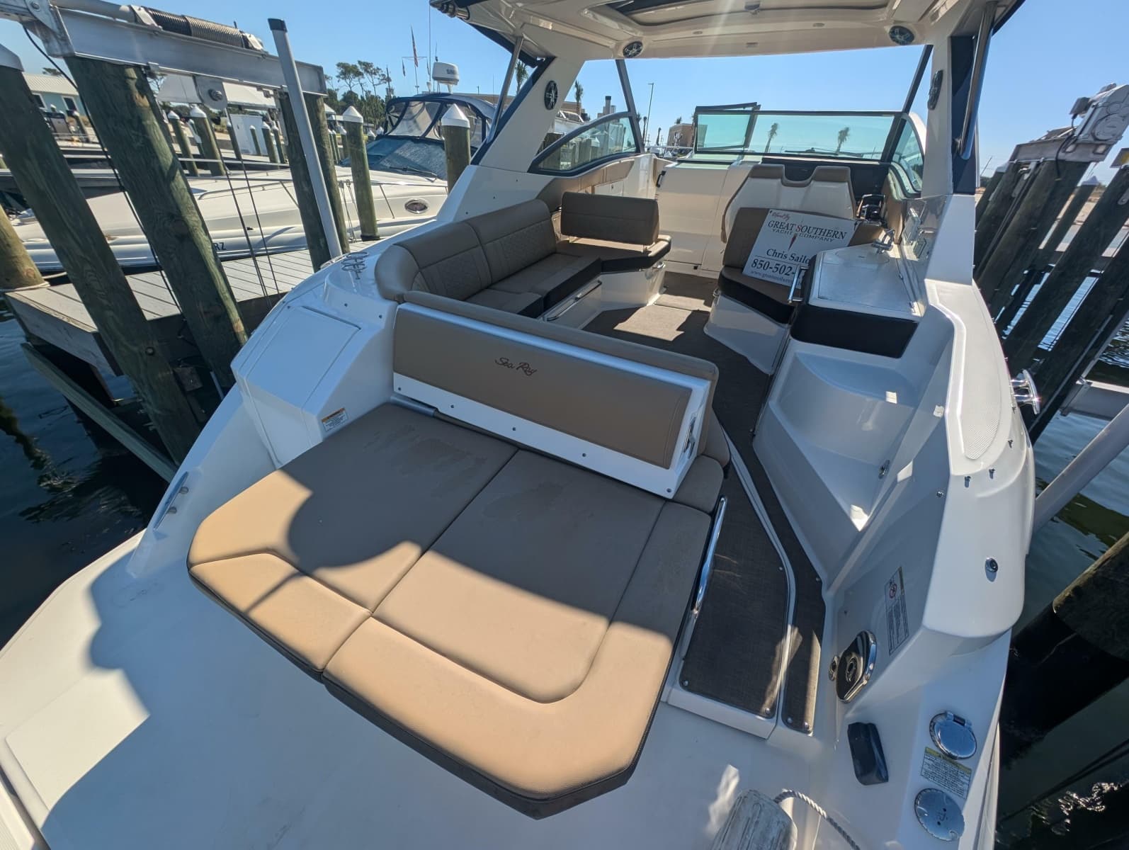 2019 Sea Ray Sundancer 320 - Photo 4