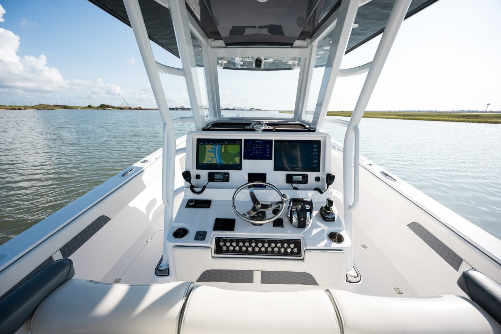 2024 Invincible 33 Catamaran - Photo 18