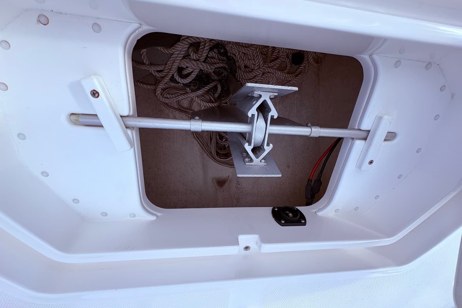 2024 Invincible 33 Catamaran - Photo 31