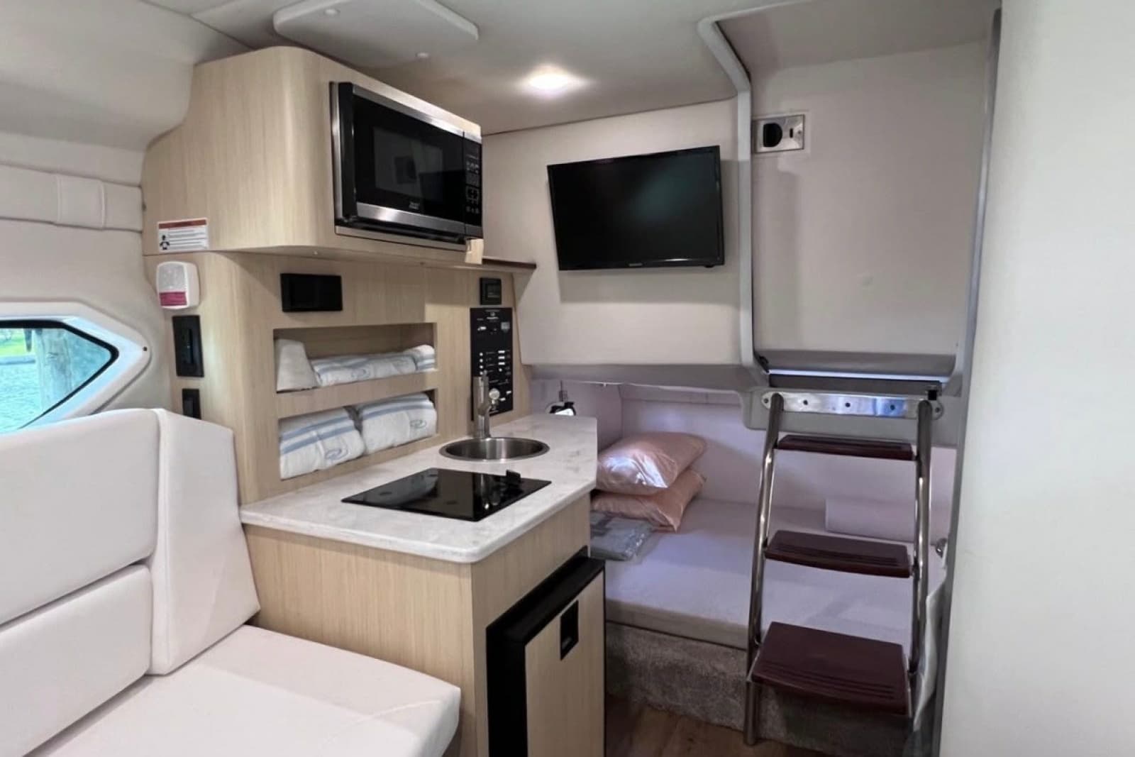 2023 Regal 26 XO - Photo 9