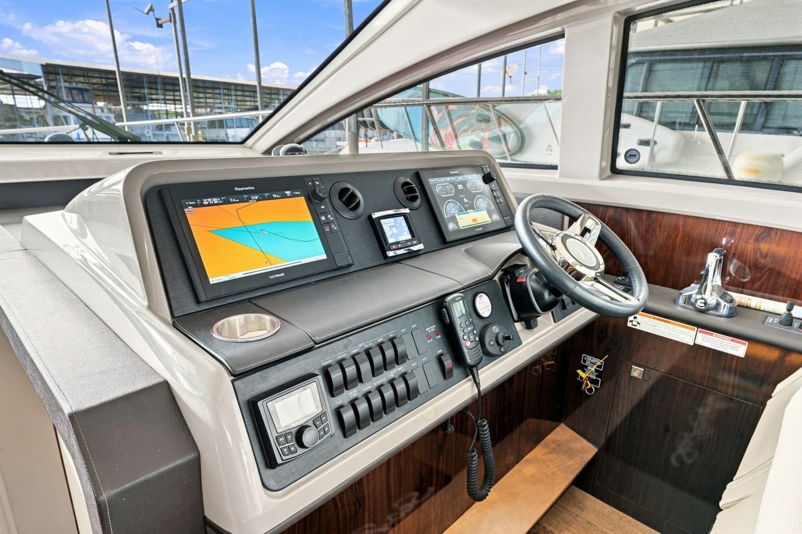 2017 Sea Ray Fly 400 - Photo 25