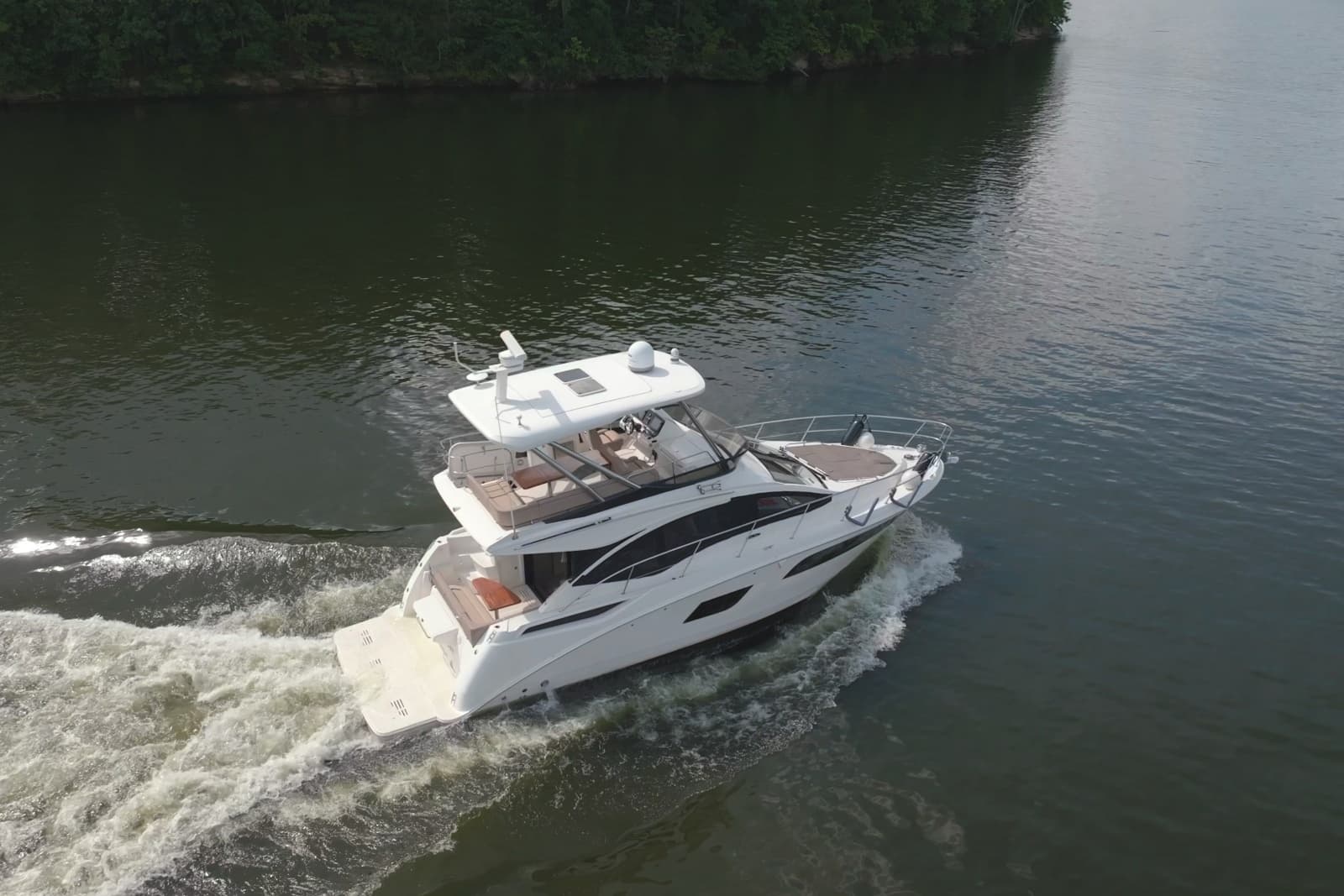 2017 Sea Ray Fly 400 - Photo 3