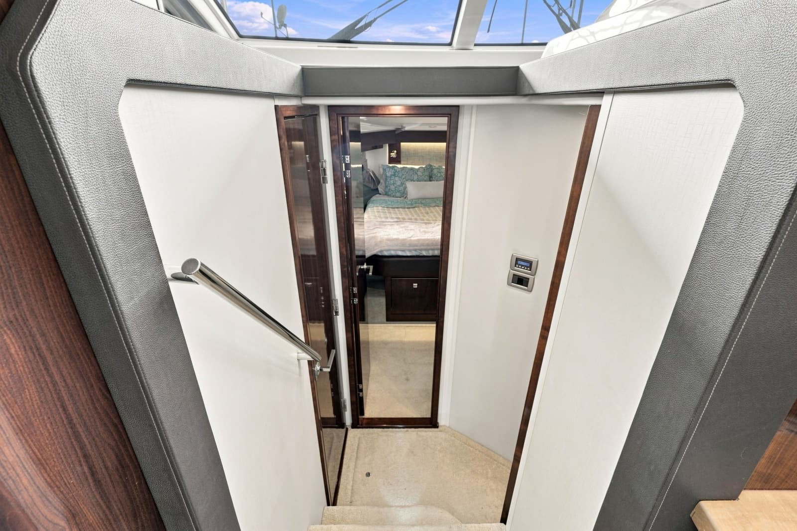 2017 Sea Ray Fly 400 - Photo 26
