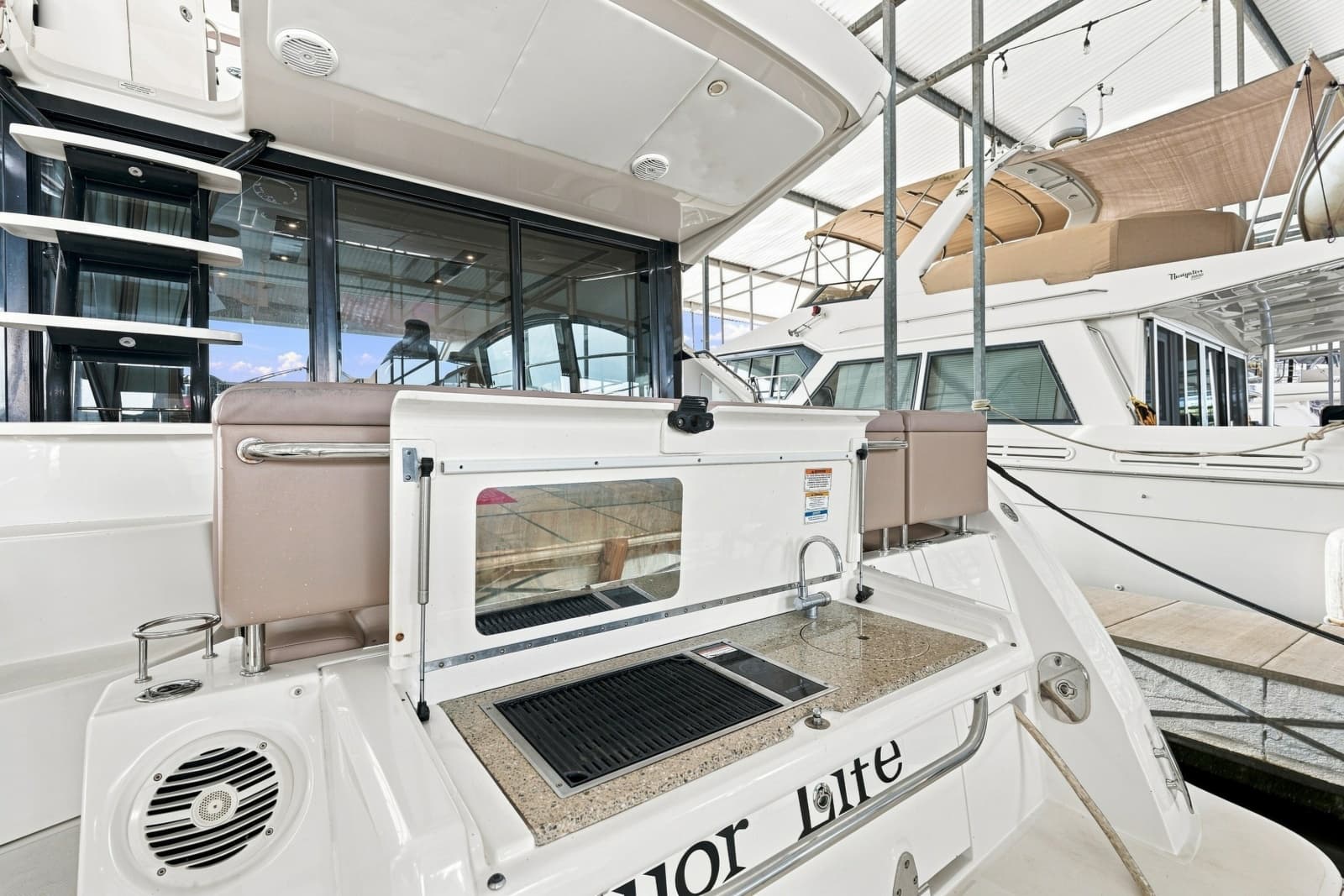 2017 Sea Ray Fly 400 - Photo 6