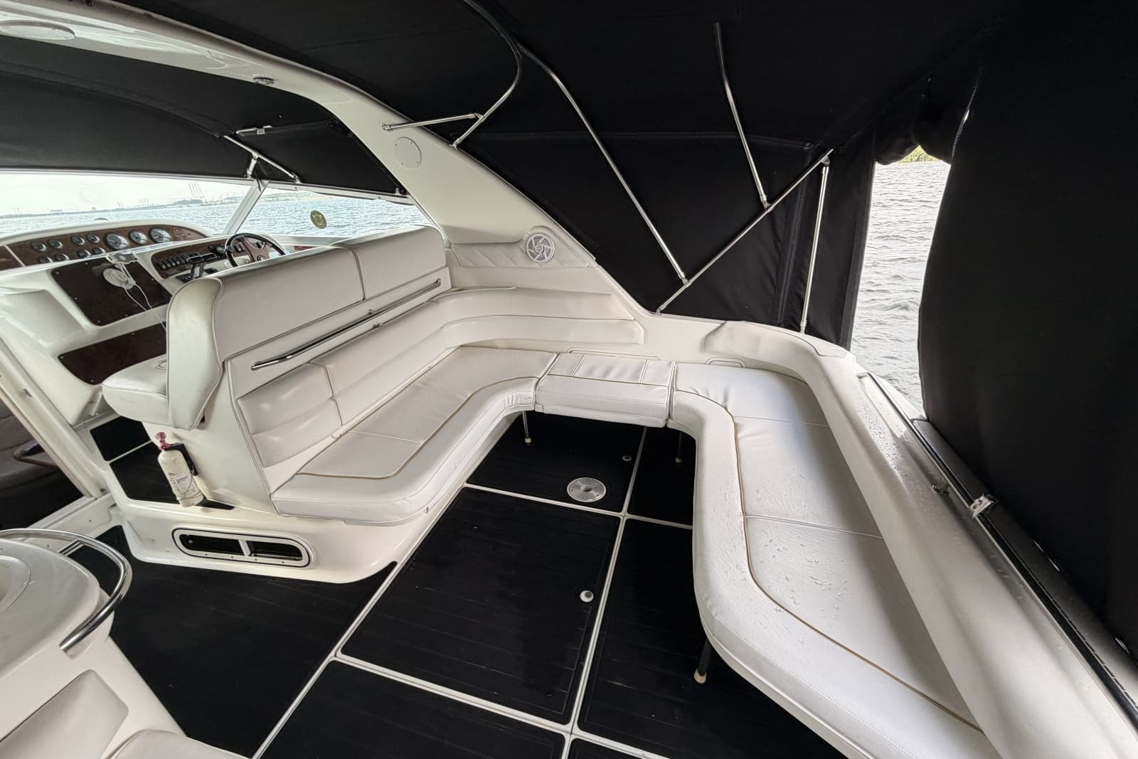 1995 Sea Ray Sundancer 370 - Photo 14